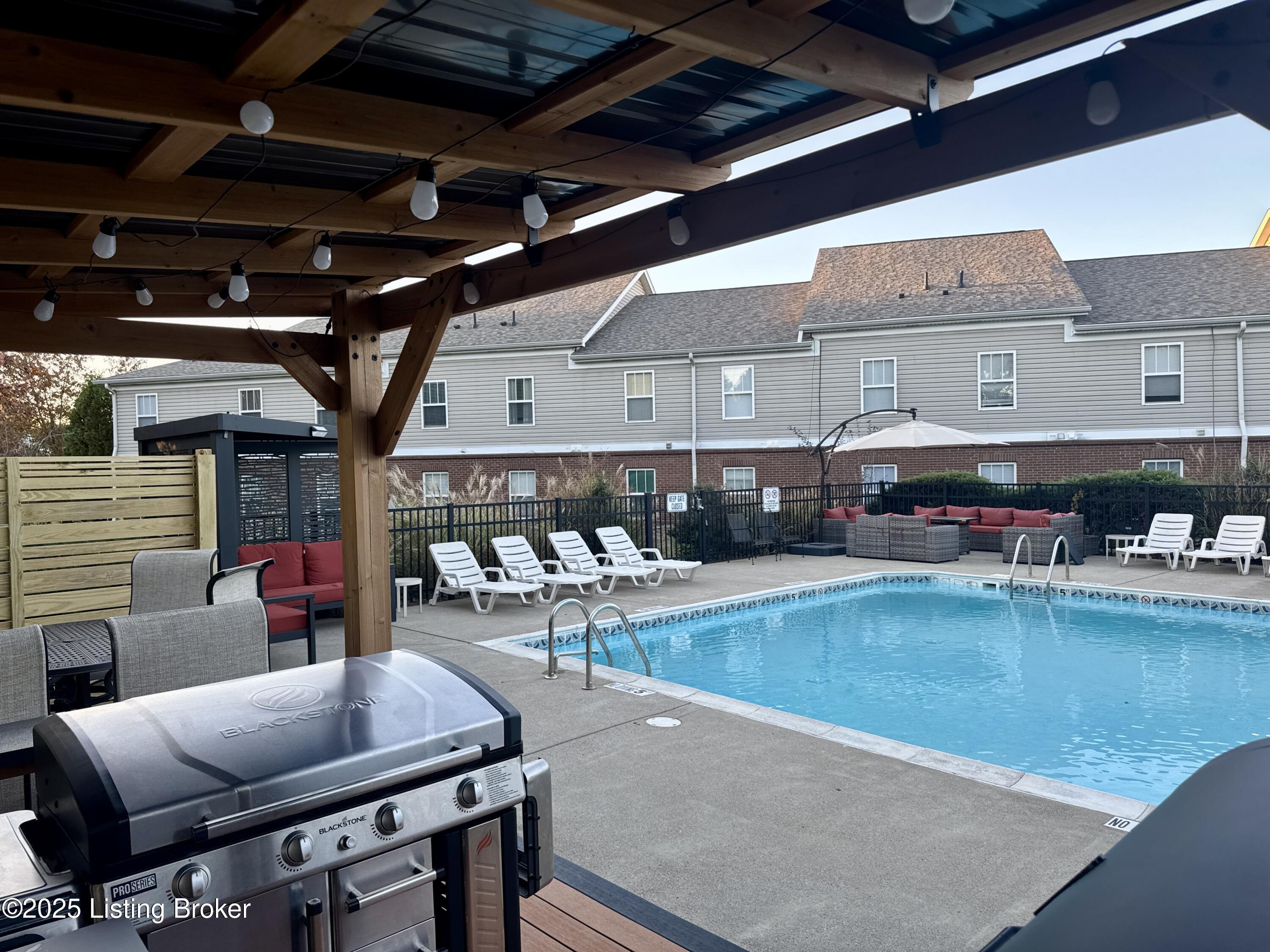 9001 Falcon Crest Ct 202