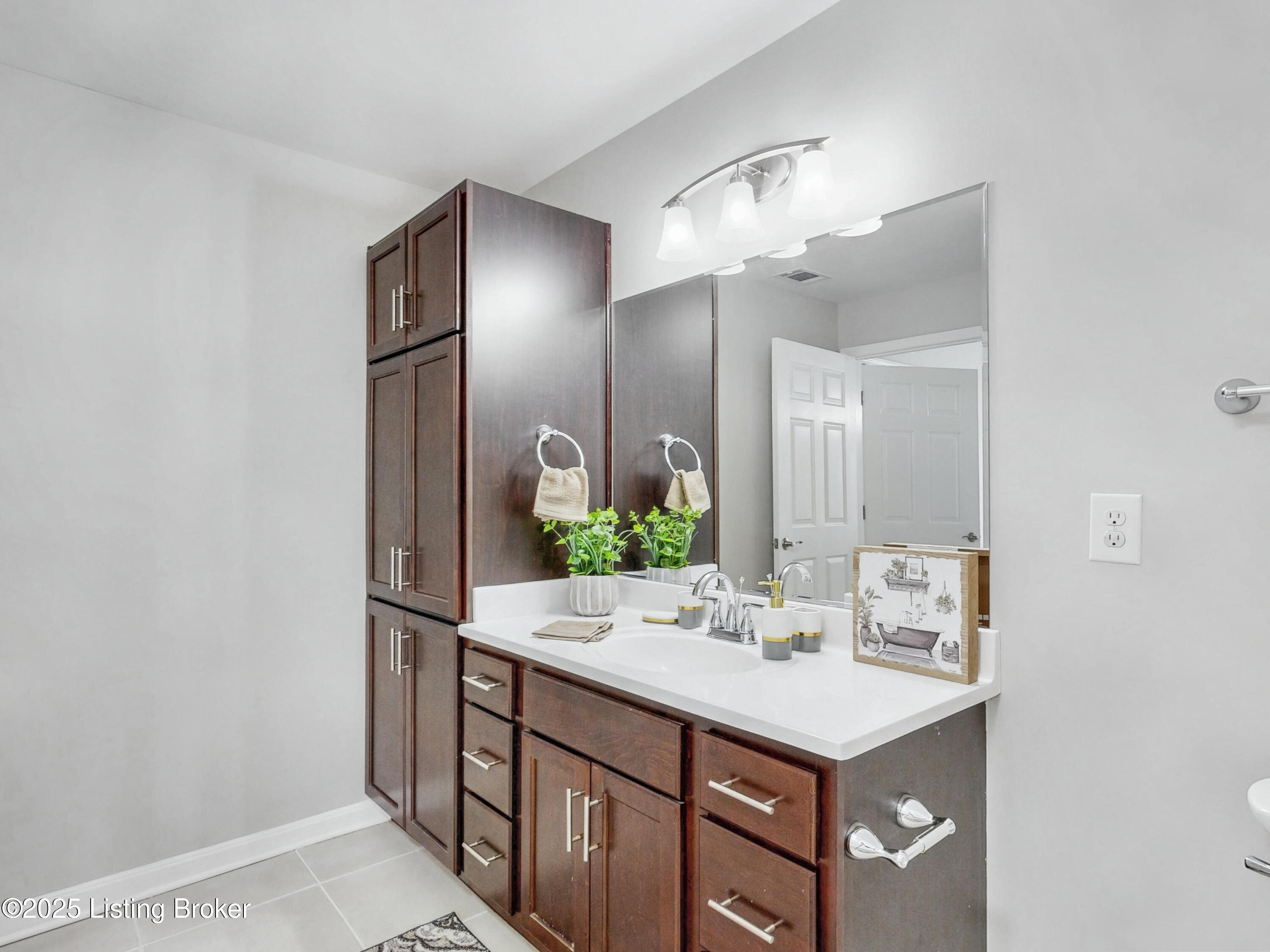 9001 Falcon Crest Ct 202