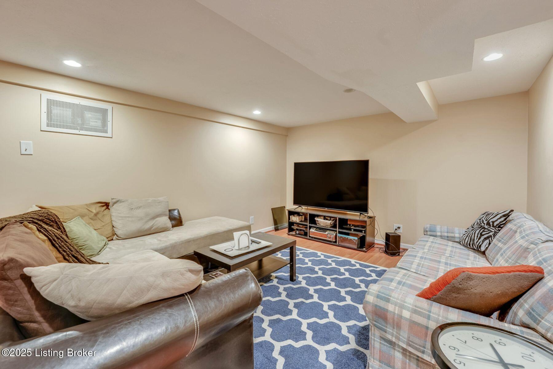 606 Wickfield Dr