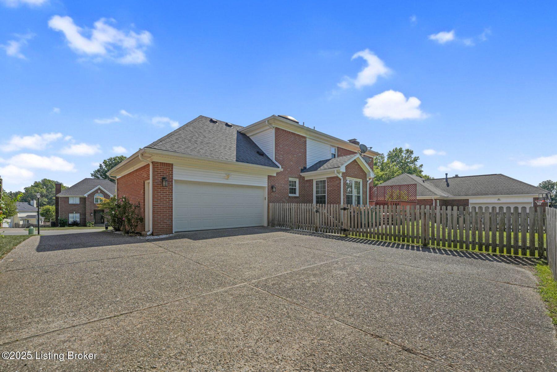 606 Wickfield Dr