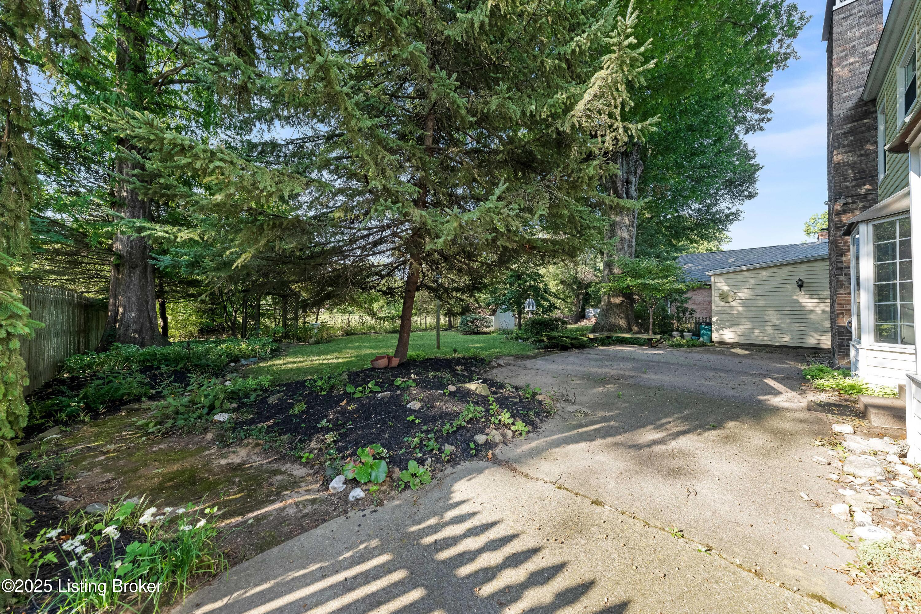 7100 Peppermill Ln