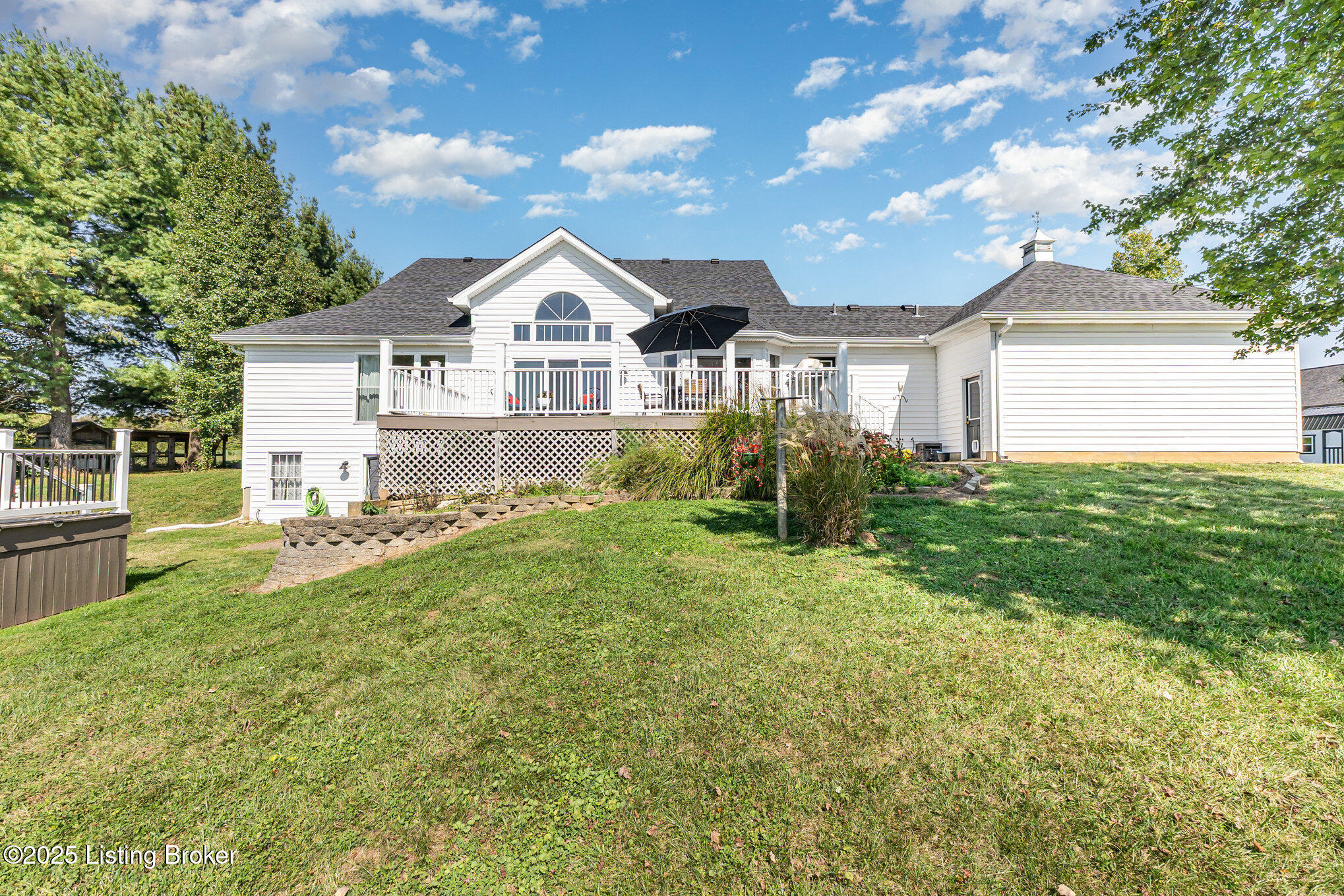 3920 E HWY 22
