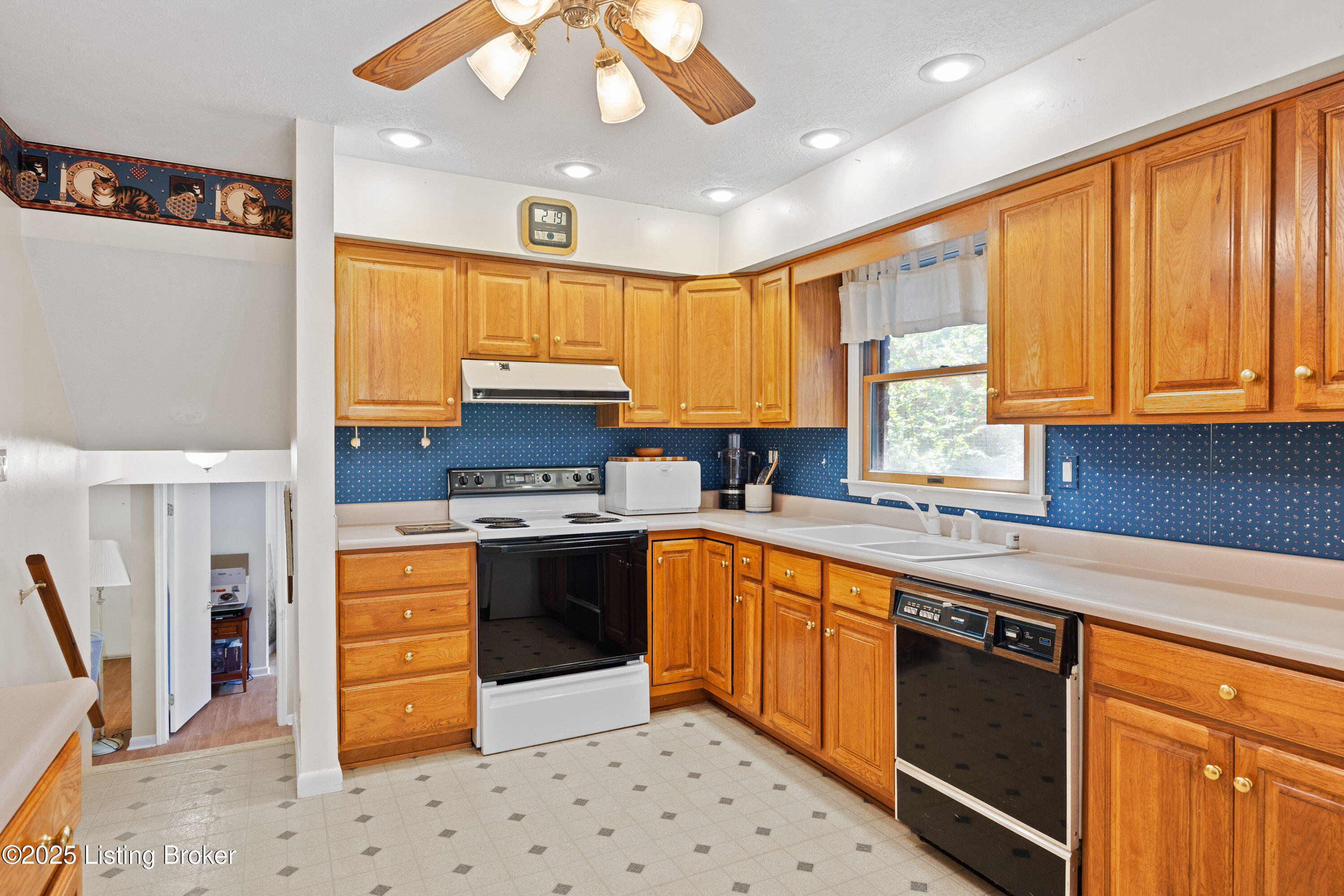 7600 Saint Bernard Way