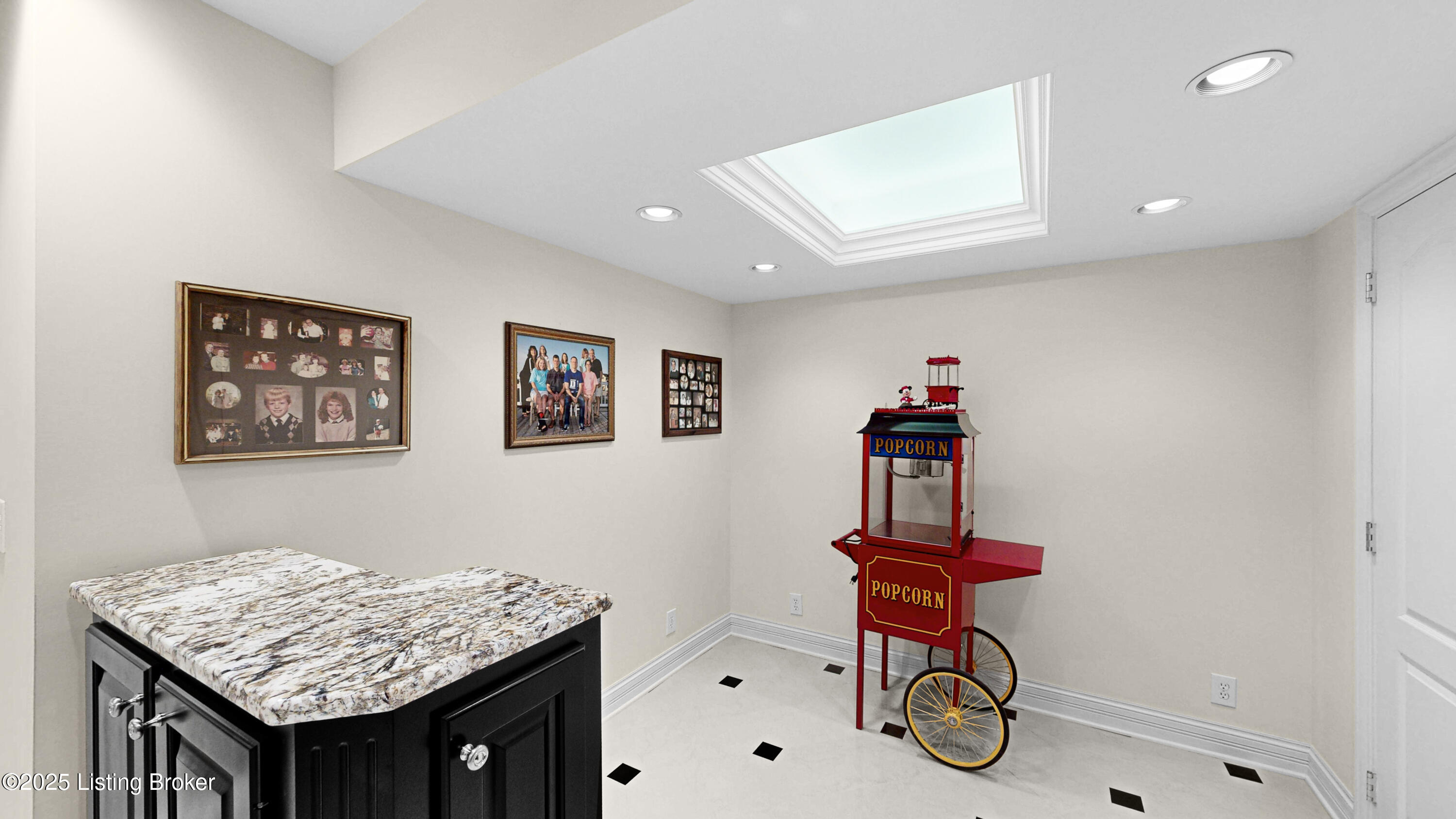 7210 Hunters Run Dr