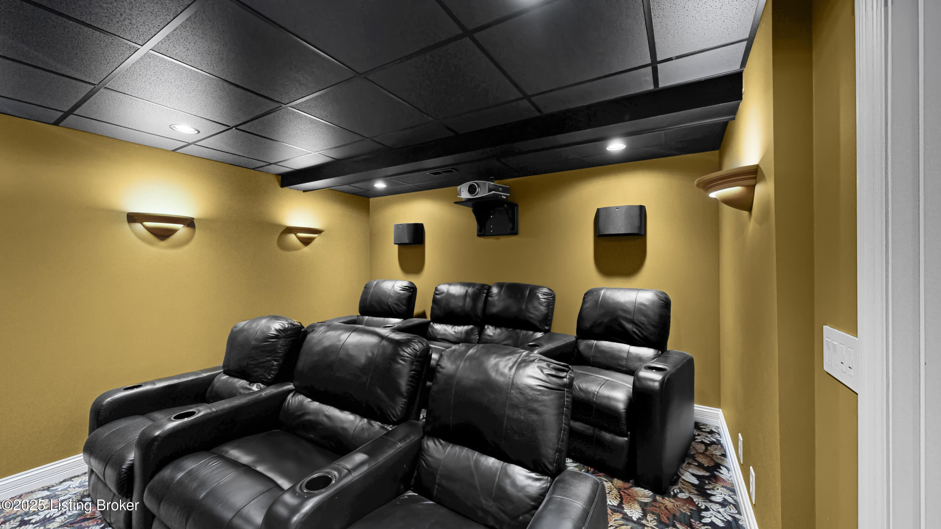 7210 Hunters Run Dr