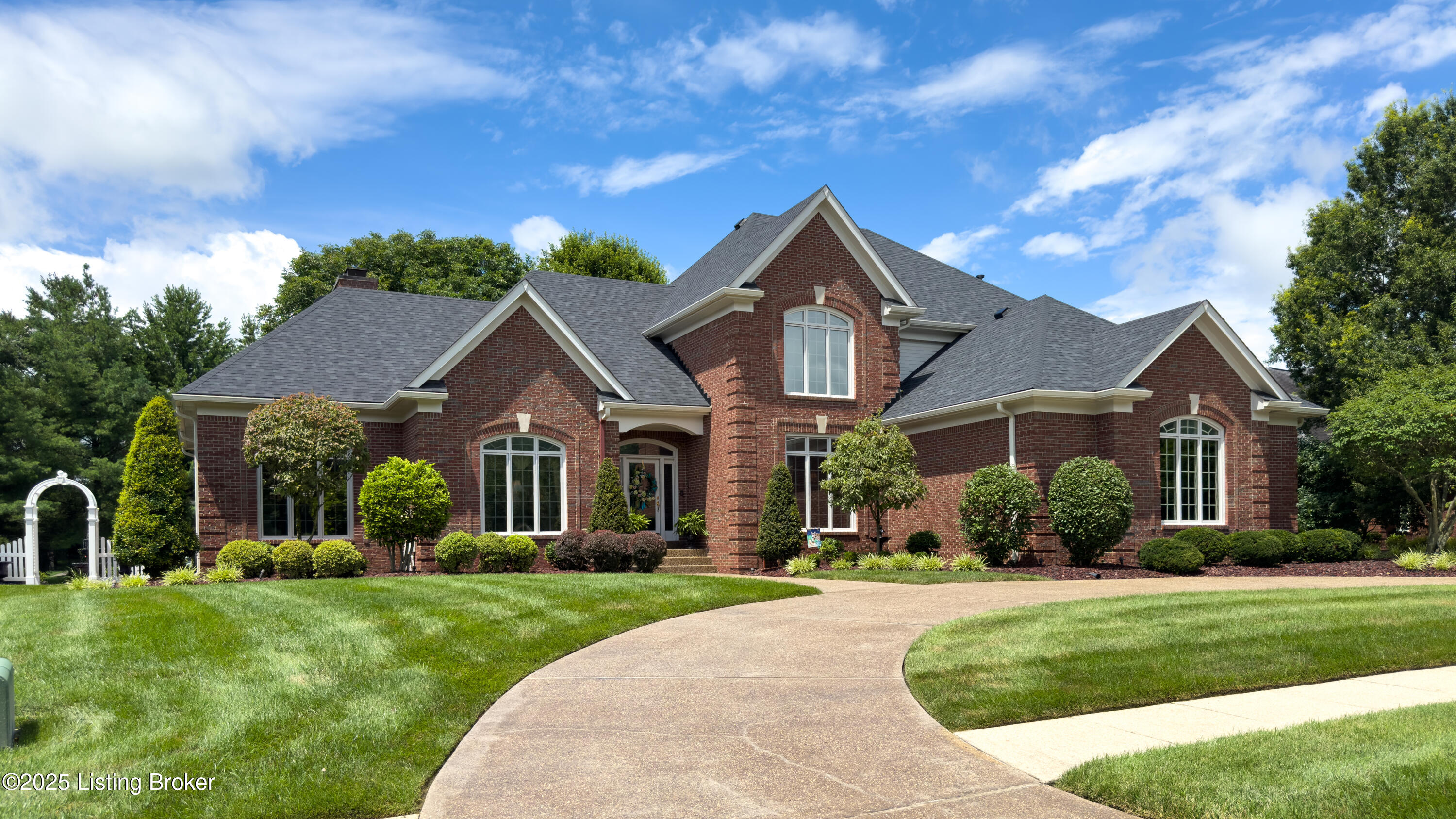 7210 Hunters Run Dr