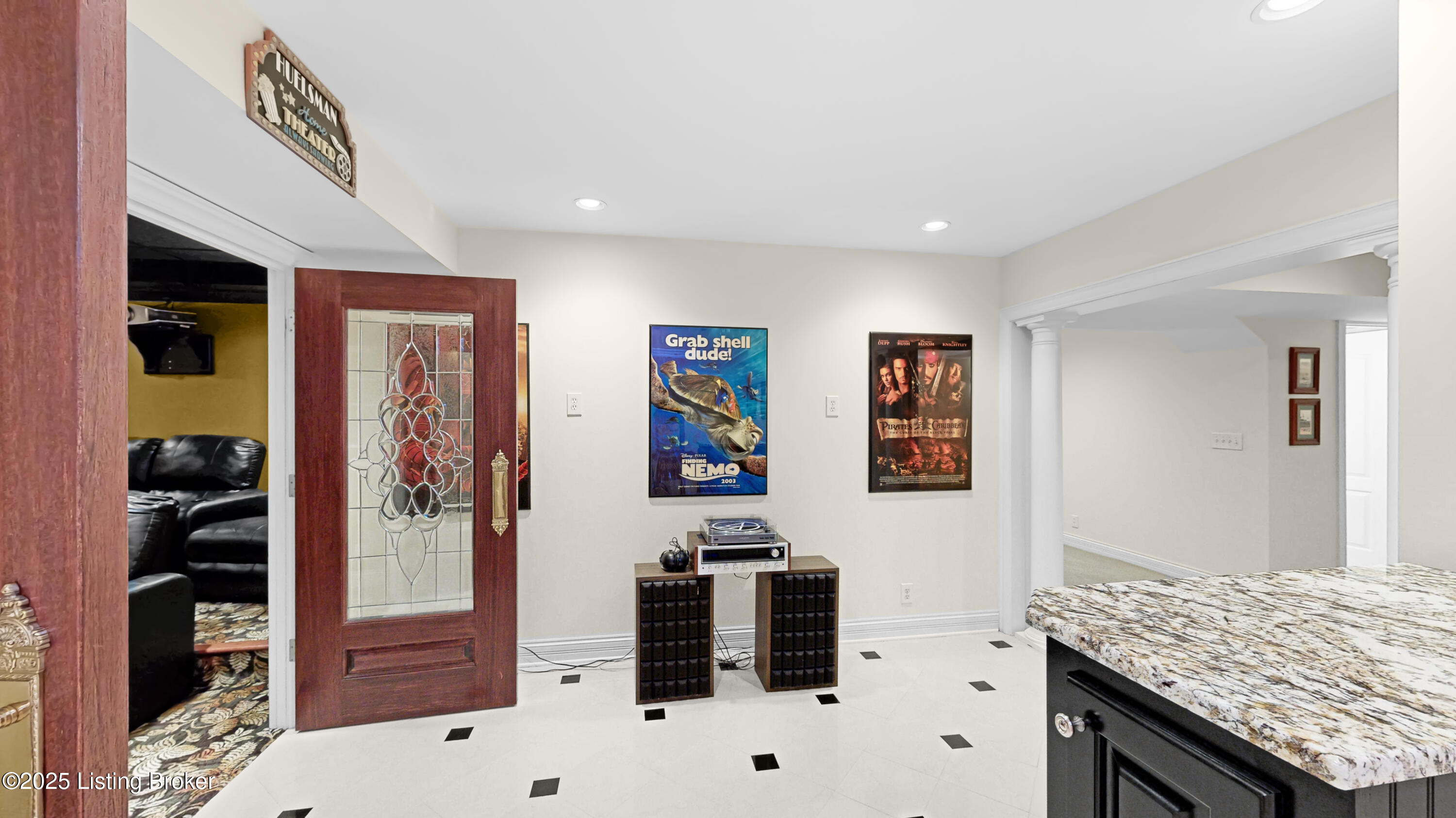 7210 Hunters Run Dr