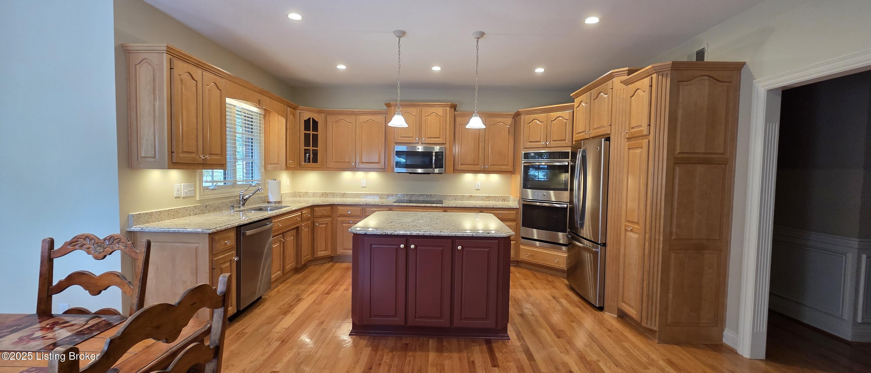 7210 Hunters Run Dr