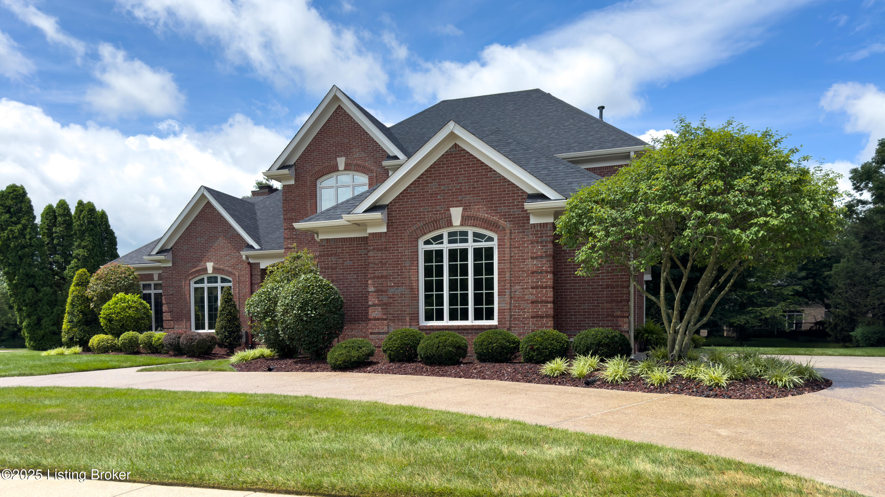 7210 Hunters Run Dr
