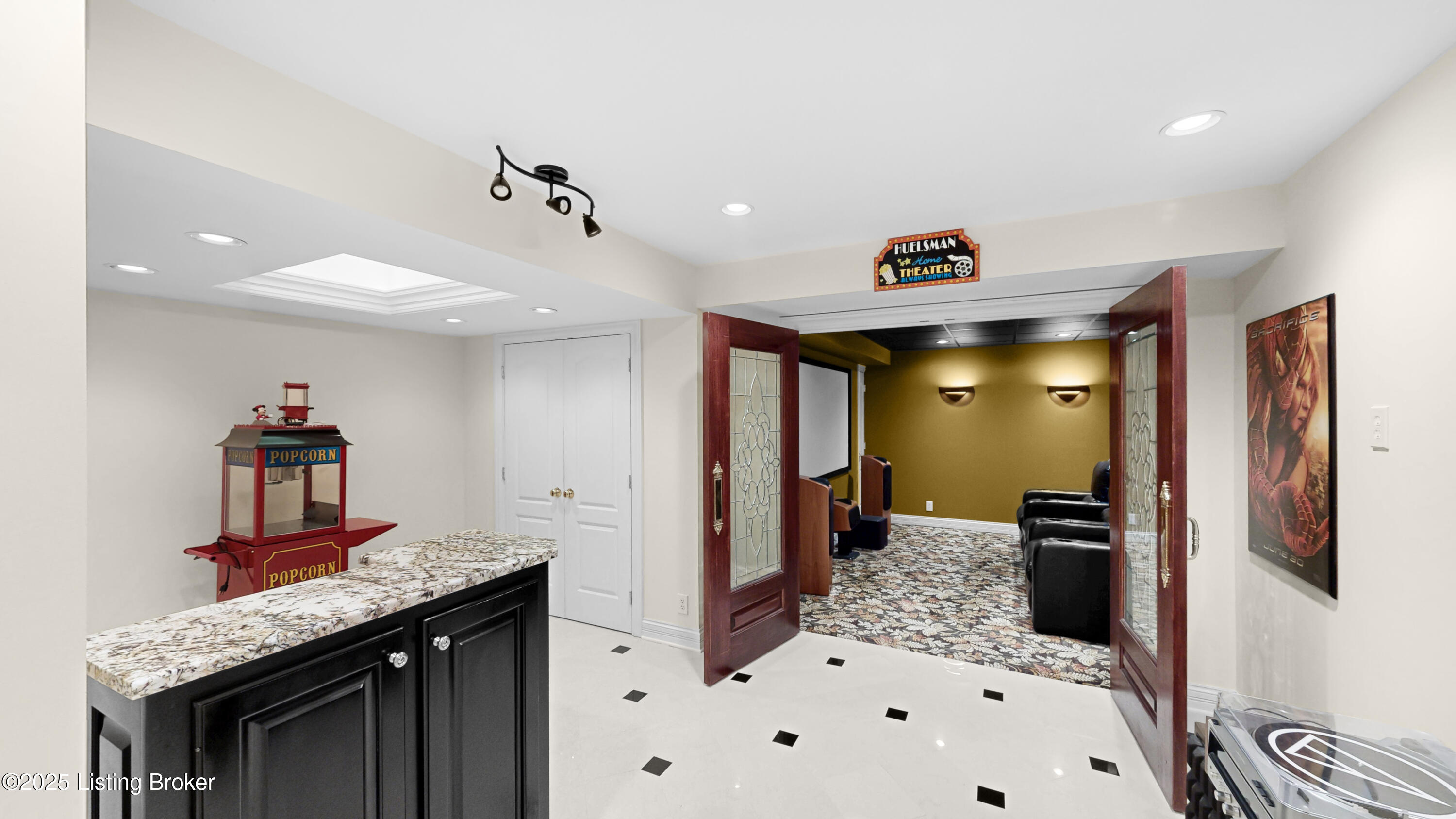 7210 Hunters Run Dr