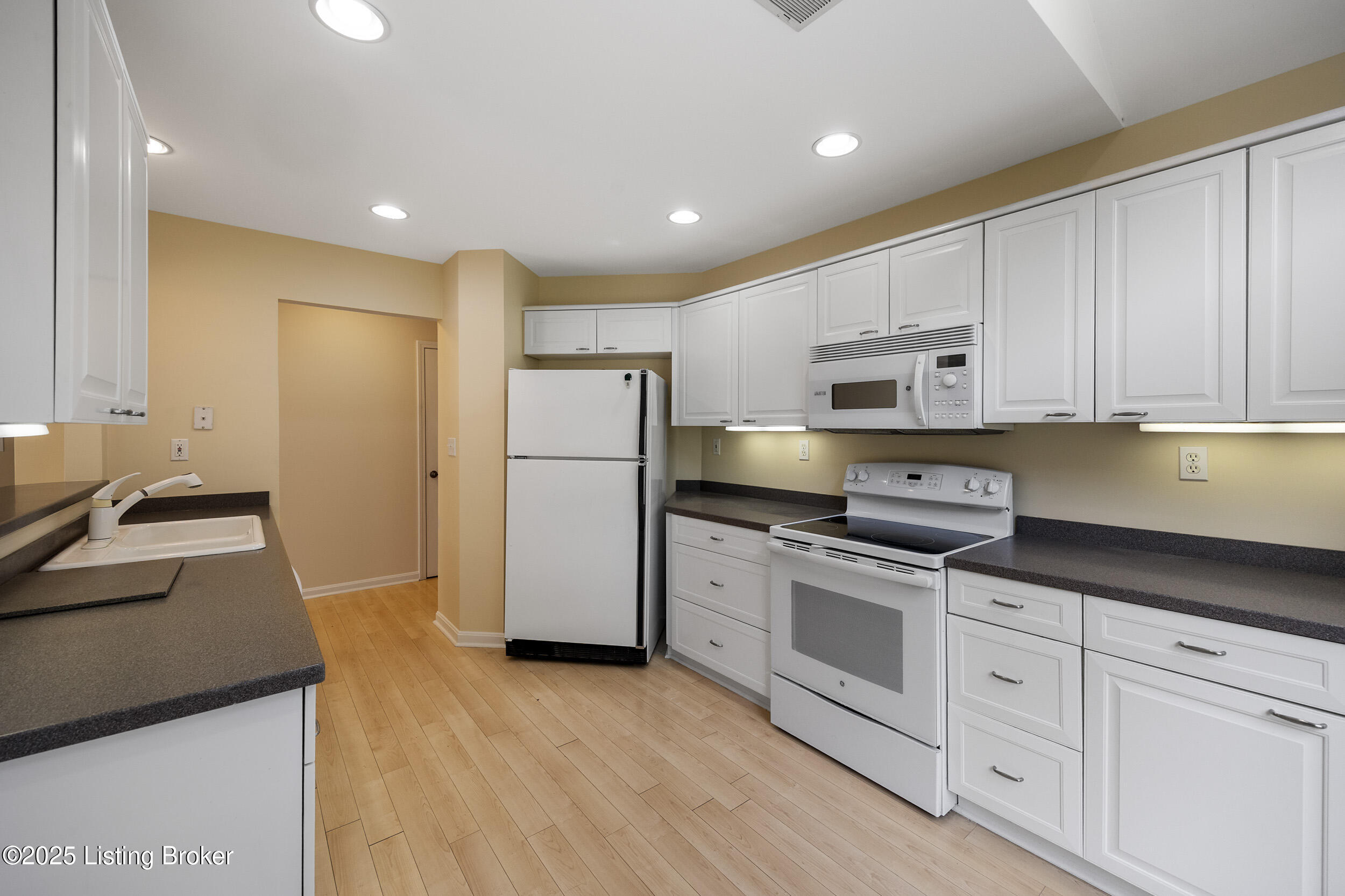 4438 Buttonbush Glen Dr