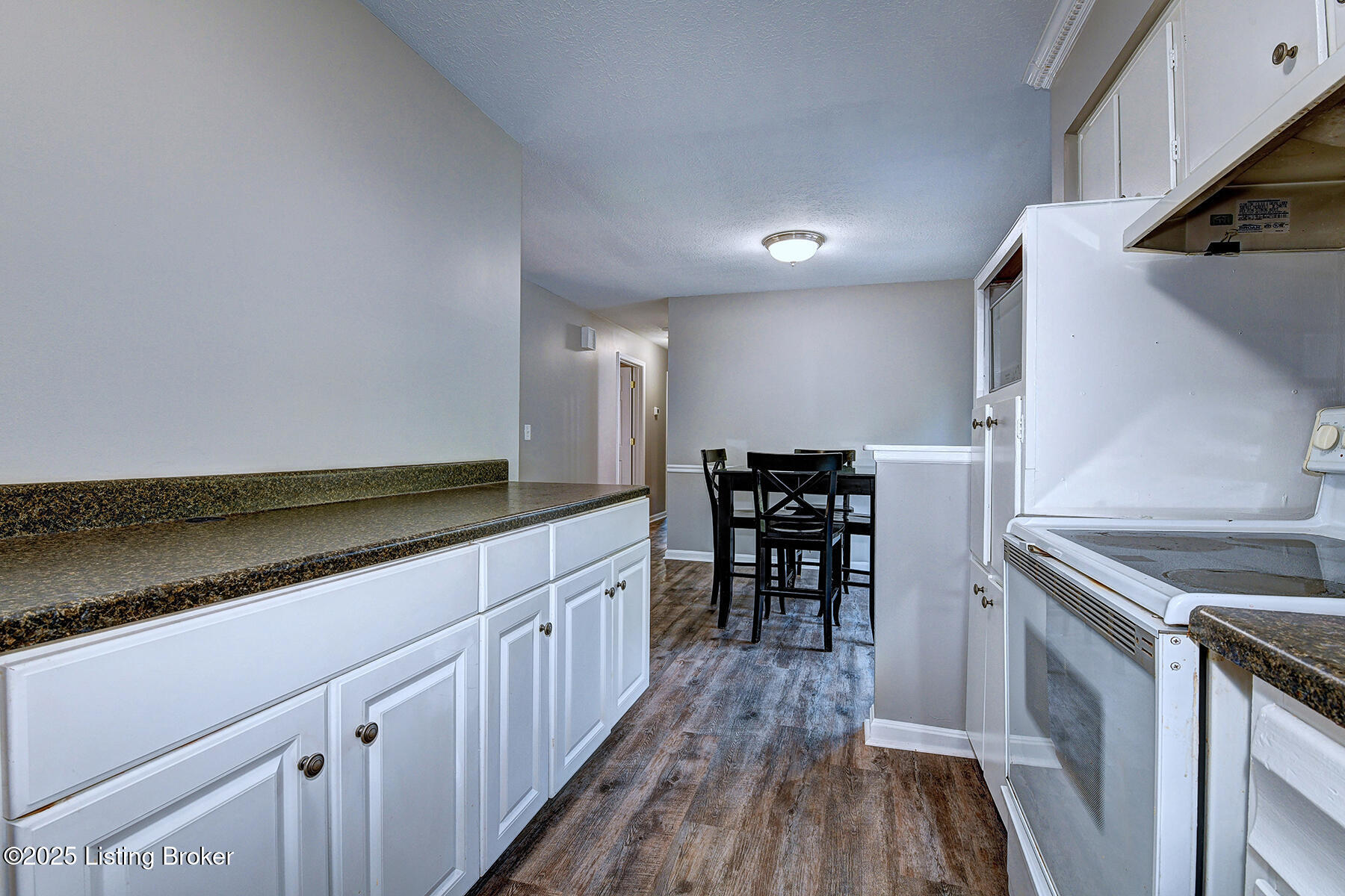 8207 Michael Ray Dr