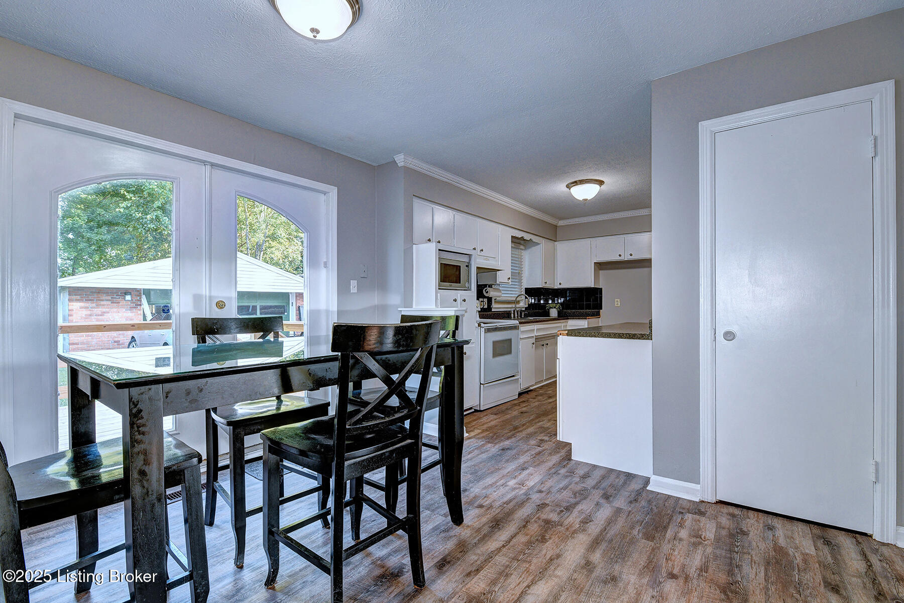 8207 Michael Ray Dr