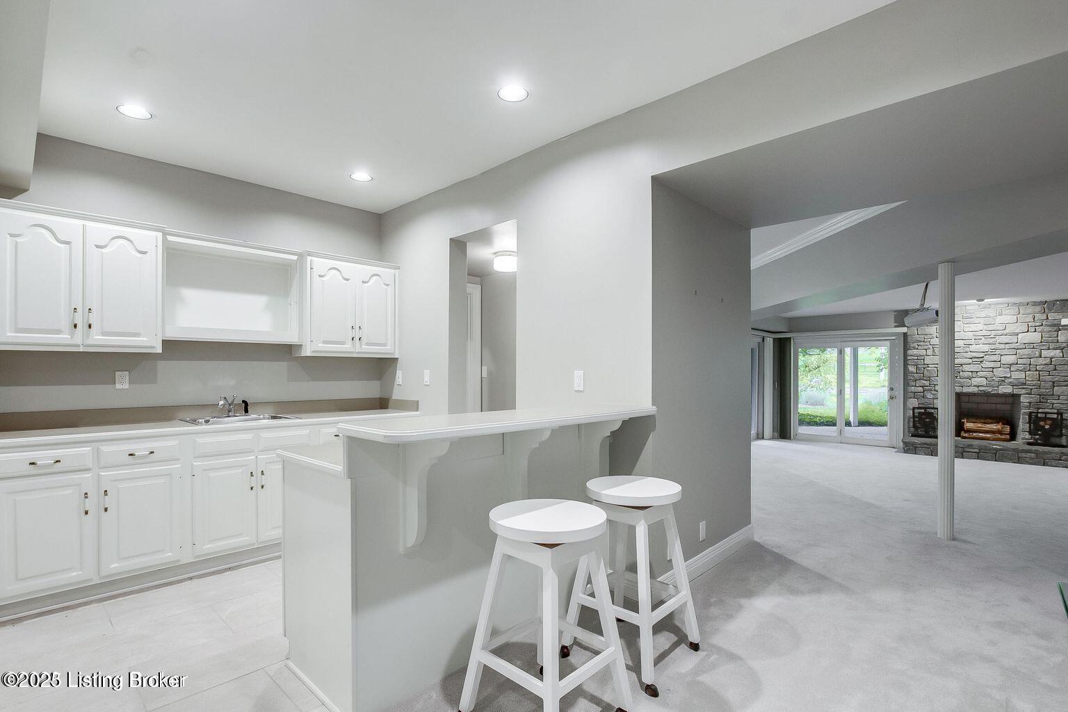 603 Woodlake Dr