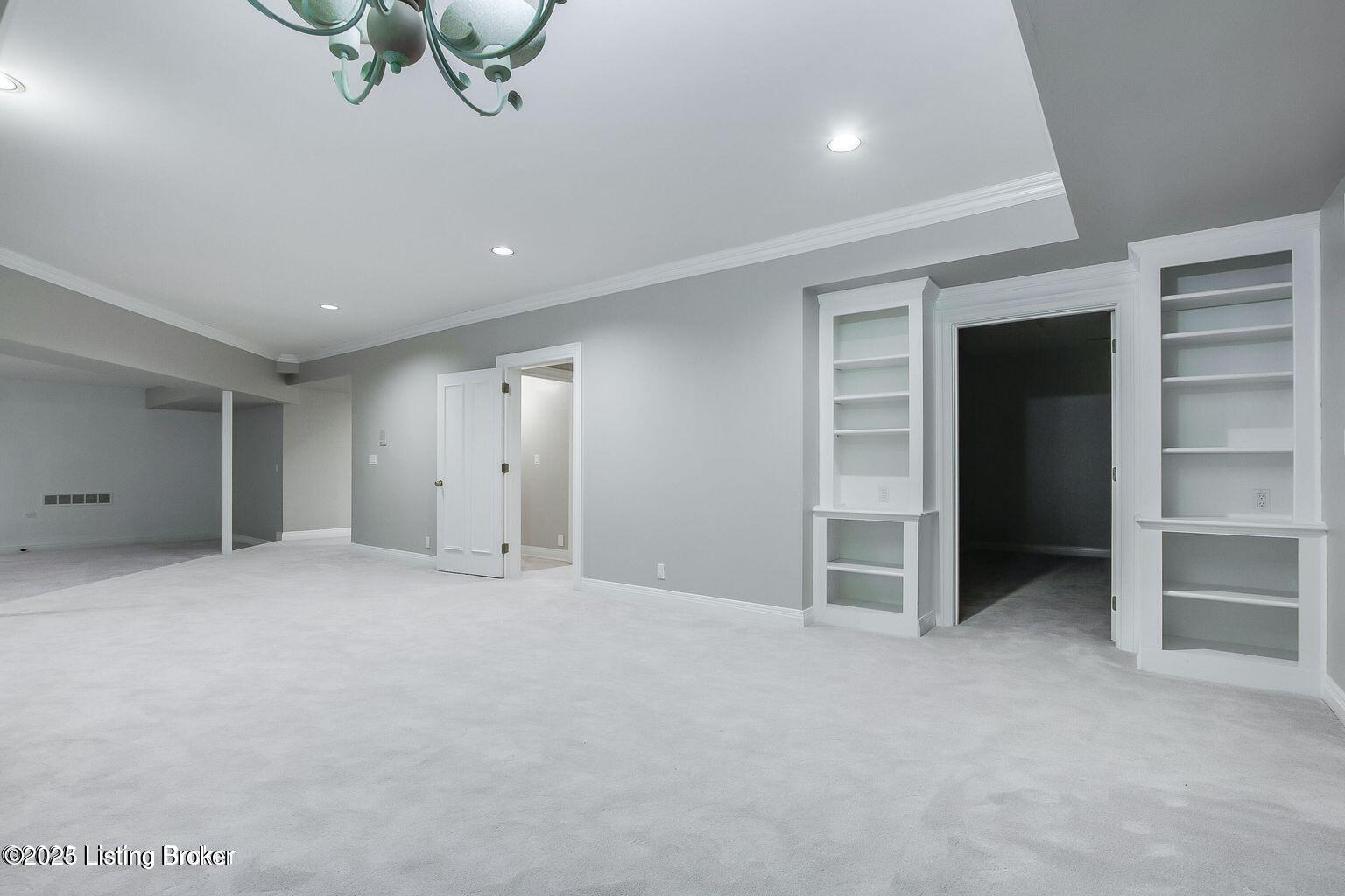 603 Woodlake Dr