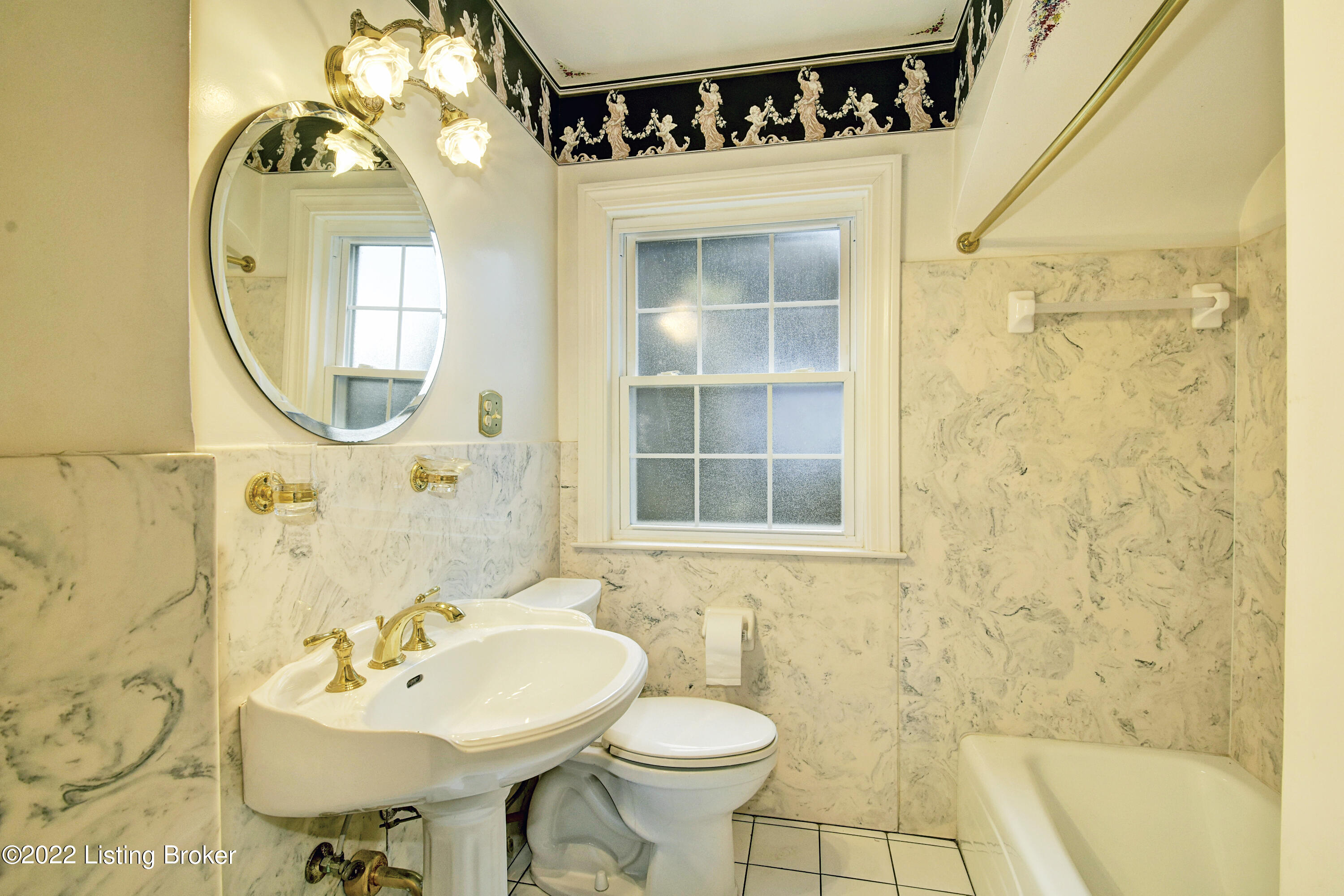 224 Norbourne Blvd