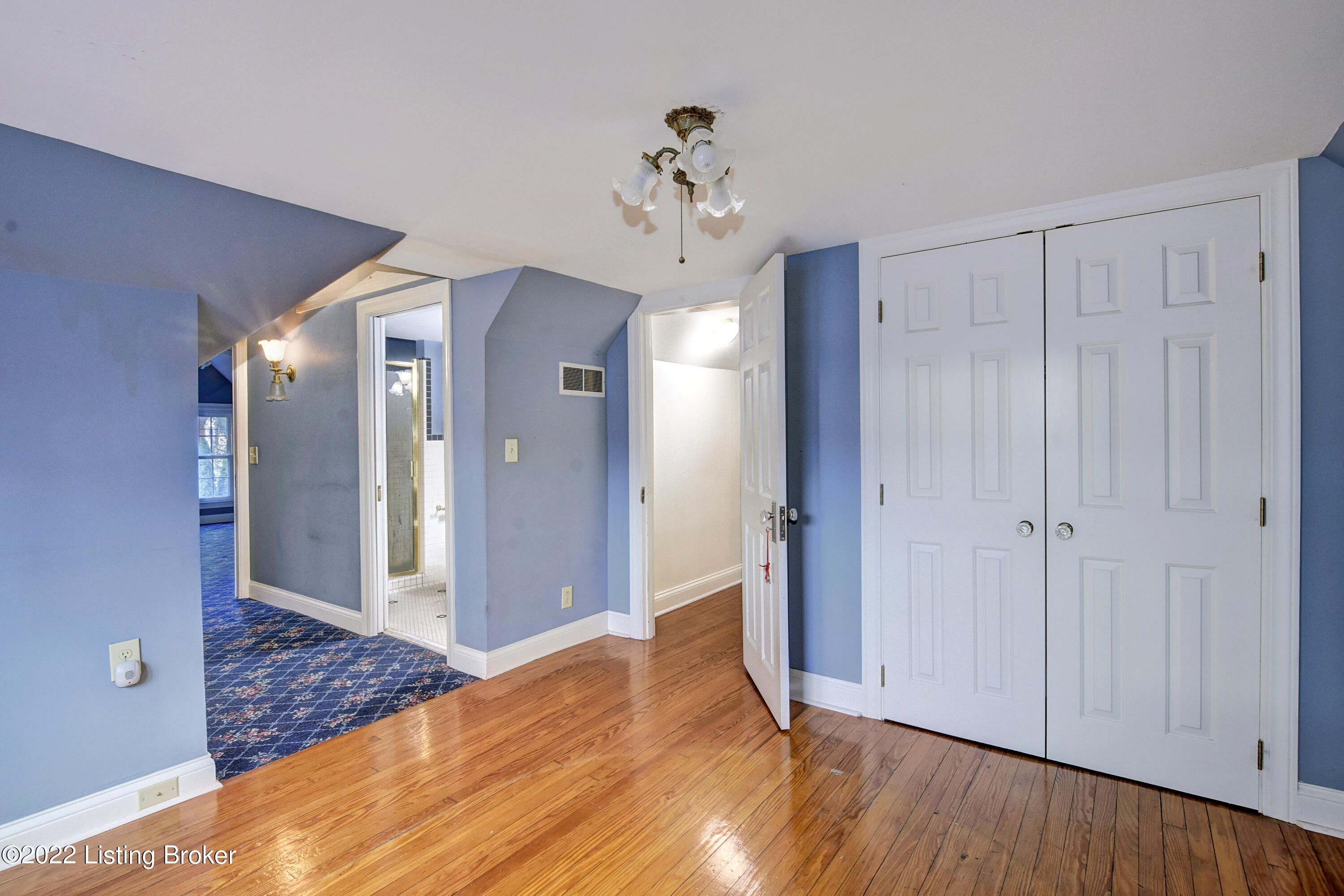 224 Norbourne Blvd