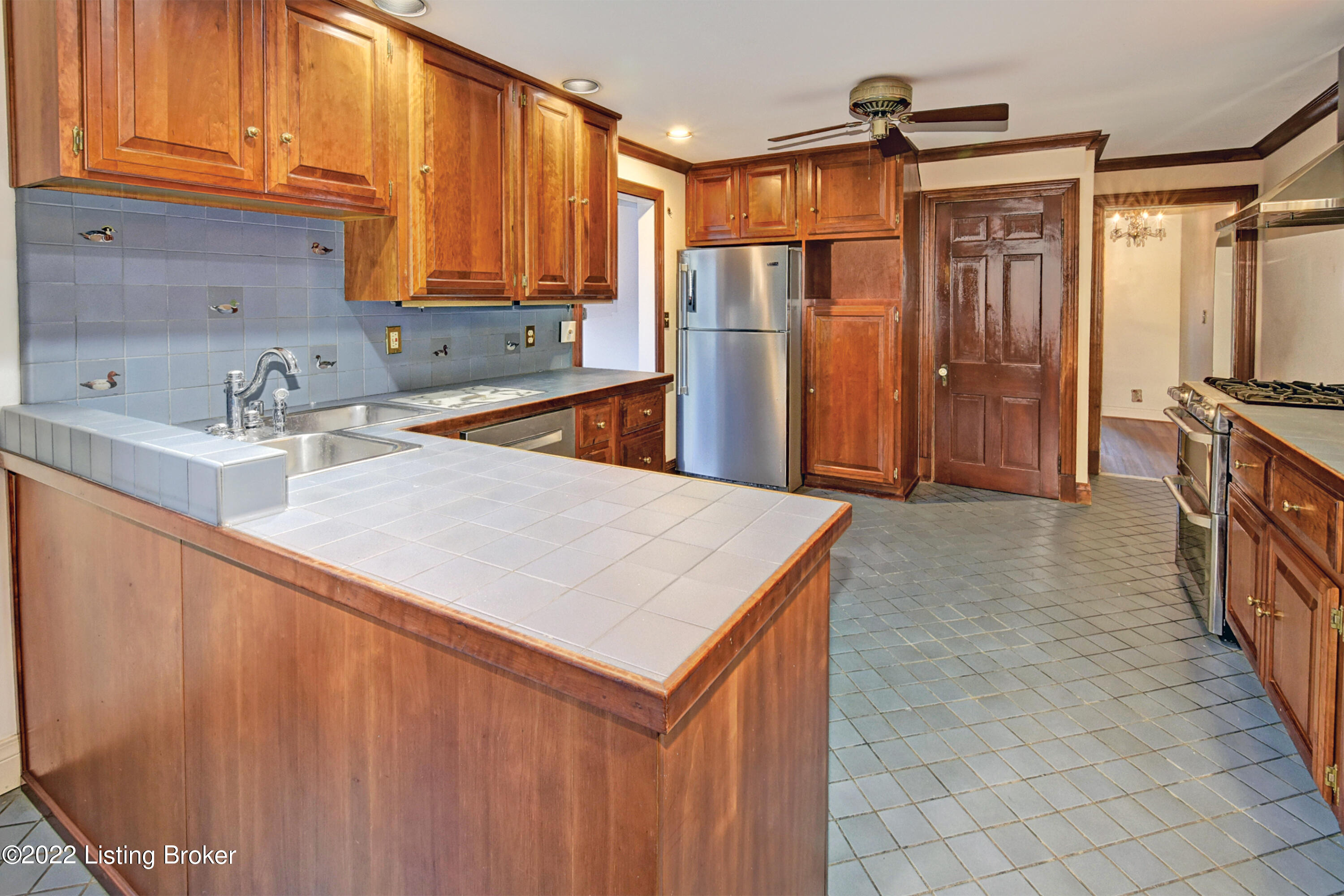 224 Norbourne Blvd