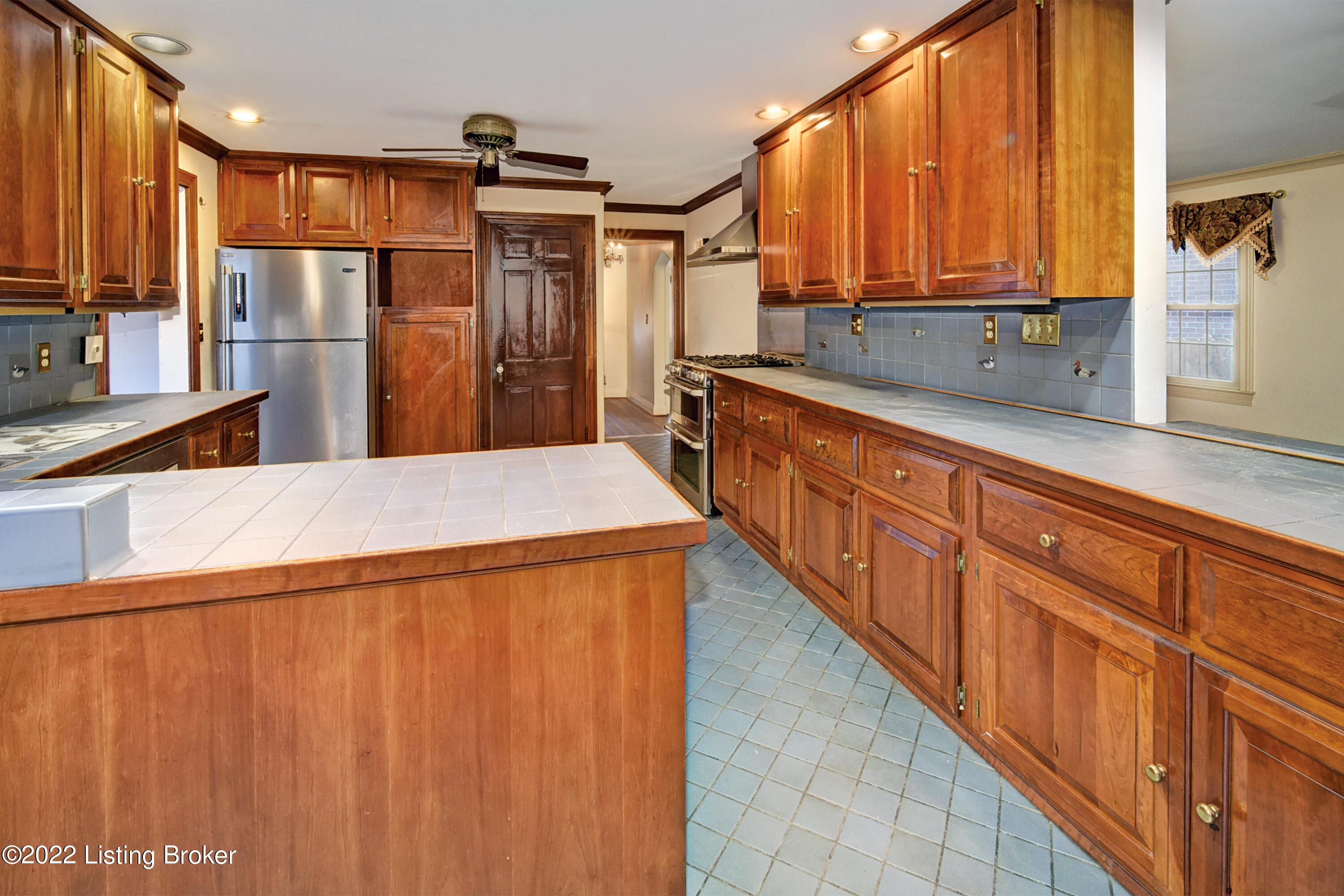 224 Norbourne Blvd
