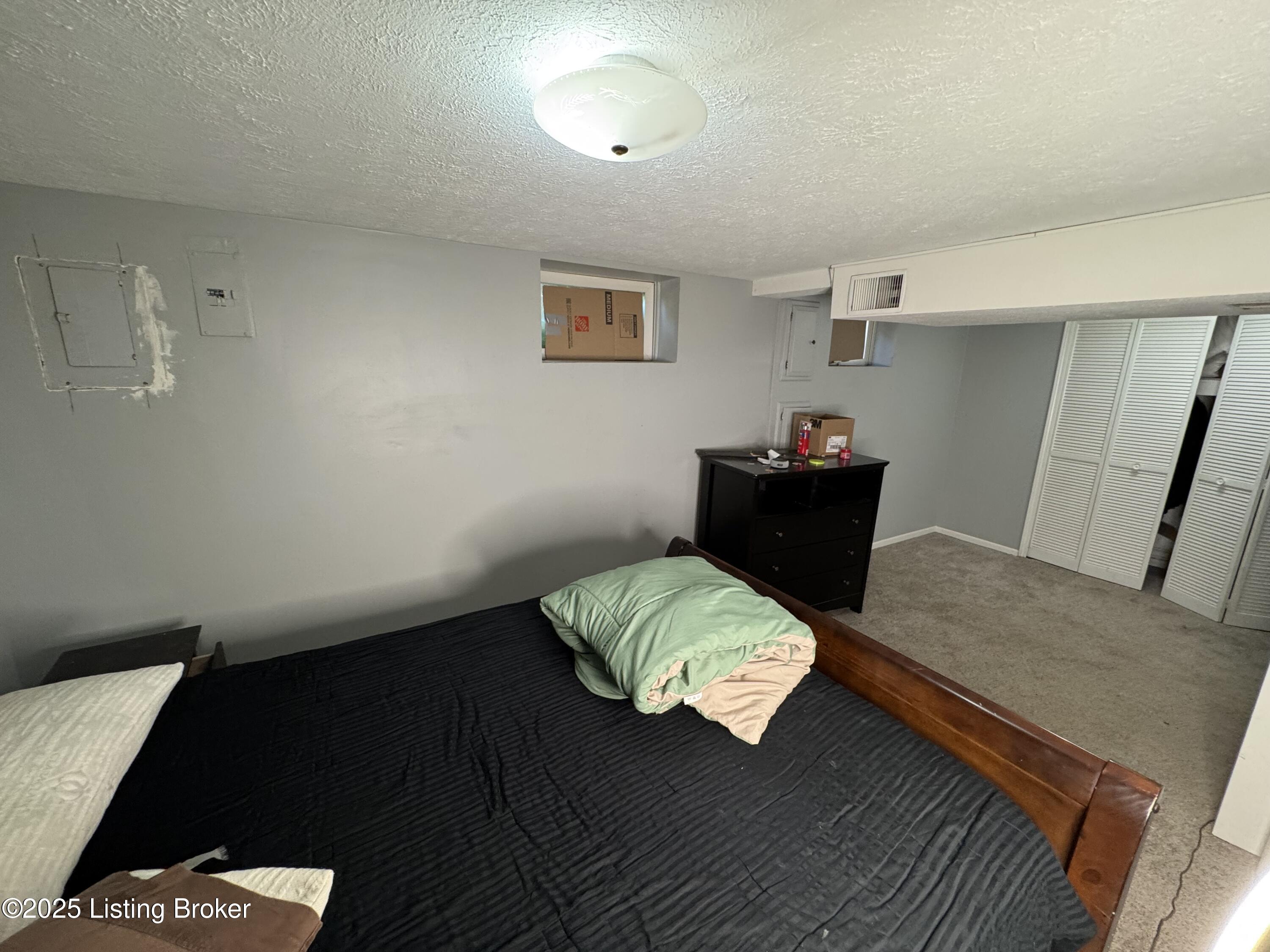 5513 Tamarack Ln