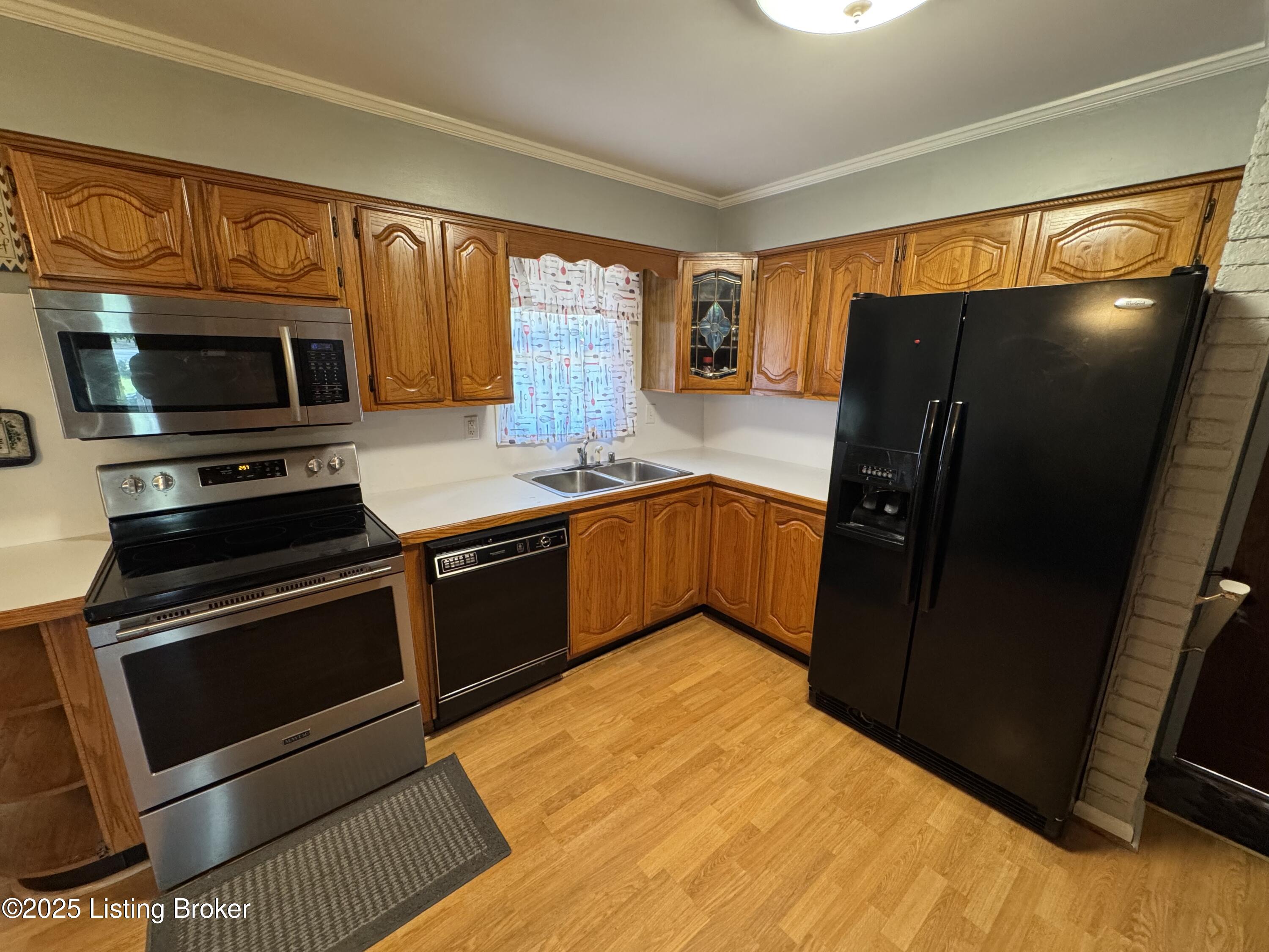 5513 Tamarack Ln