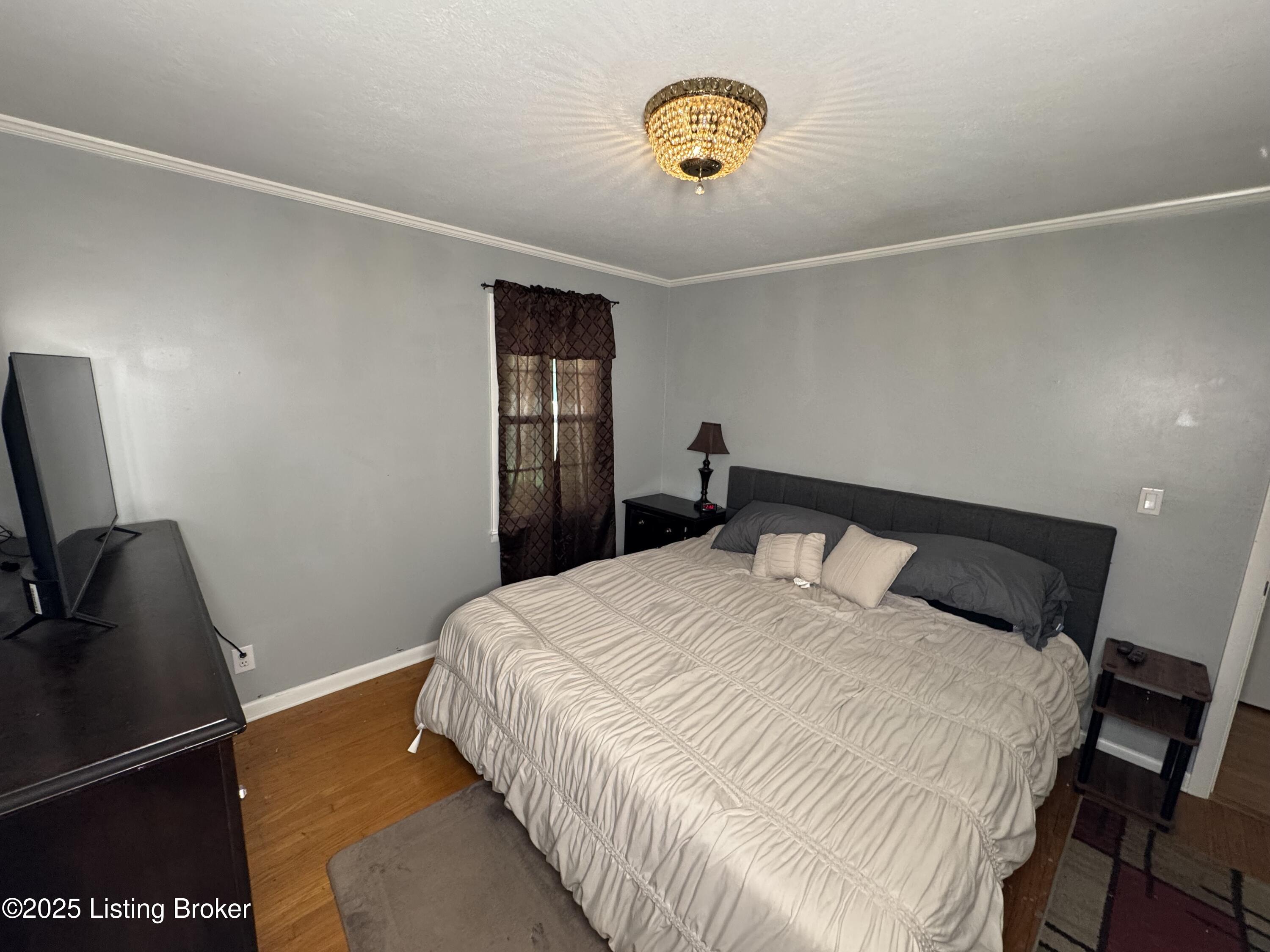 5513 Tamarack Ln