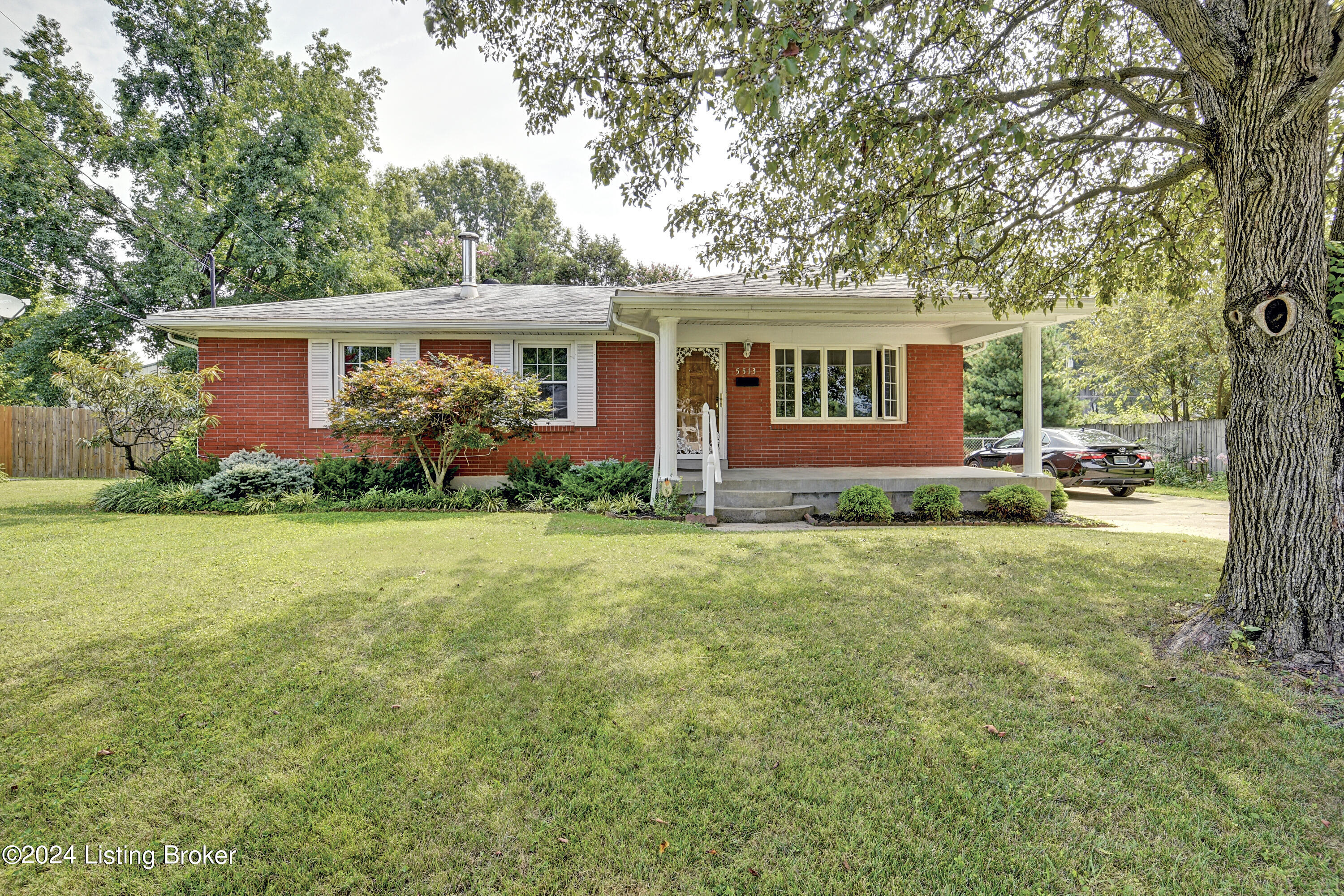 5513 Tamarack Ln