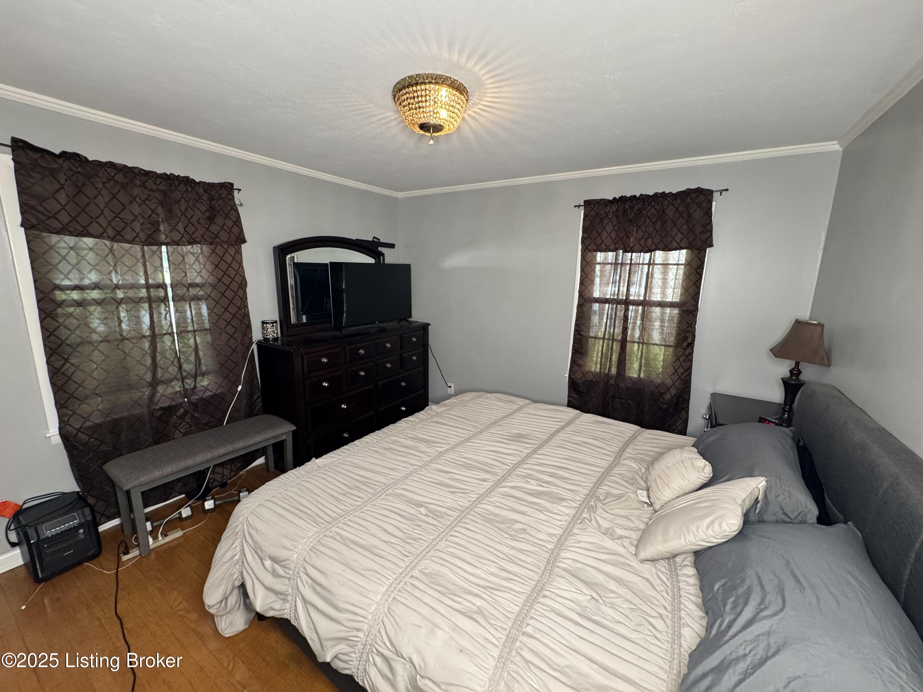 5513 Tamarack Ln
