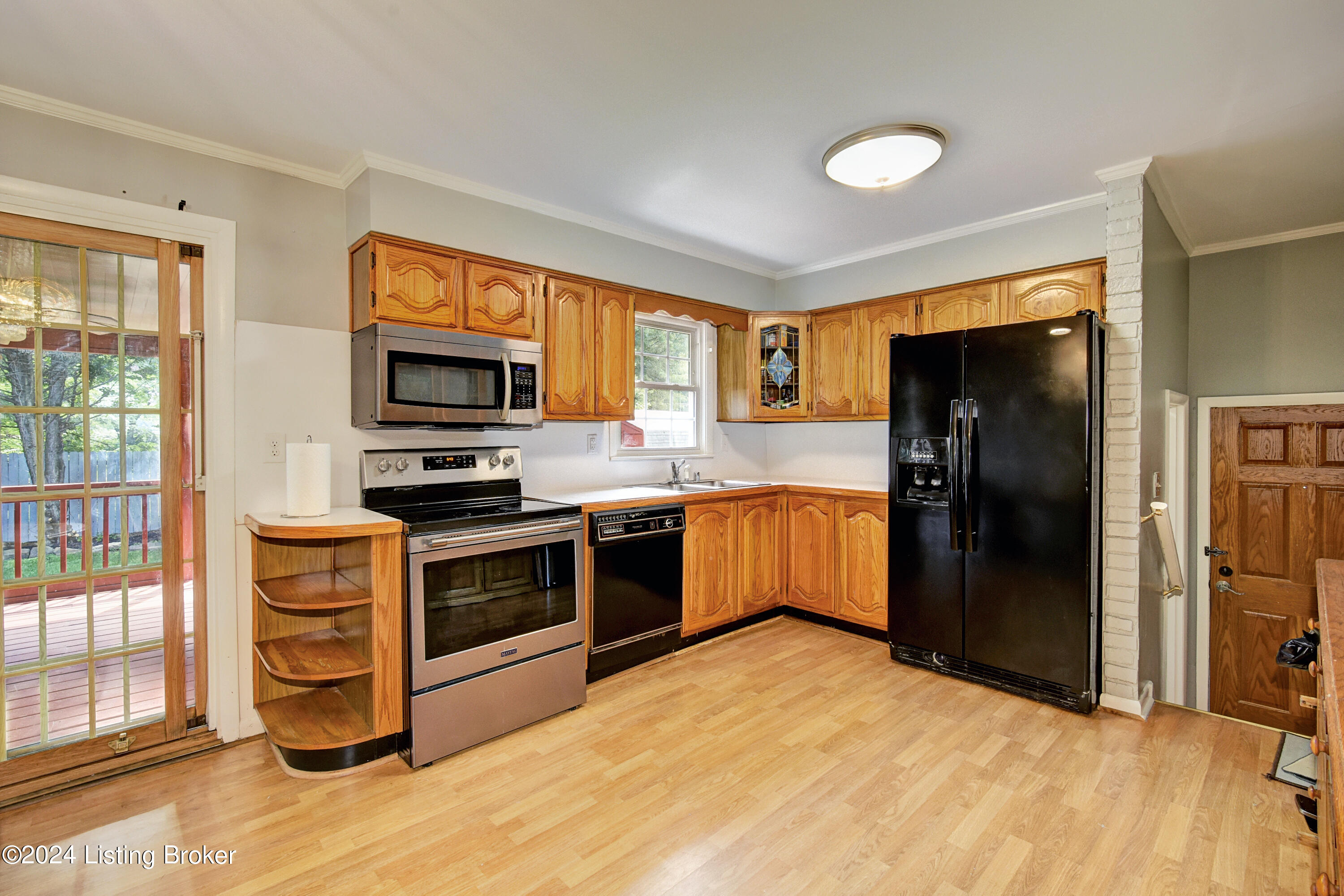5513 Tamarack Ln
