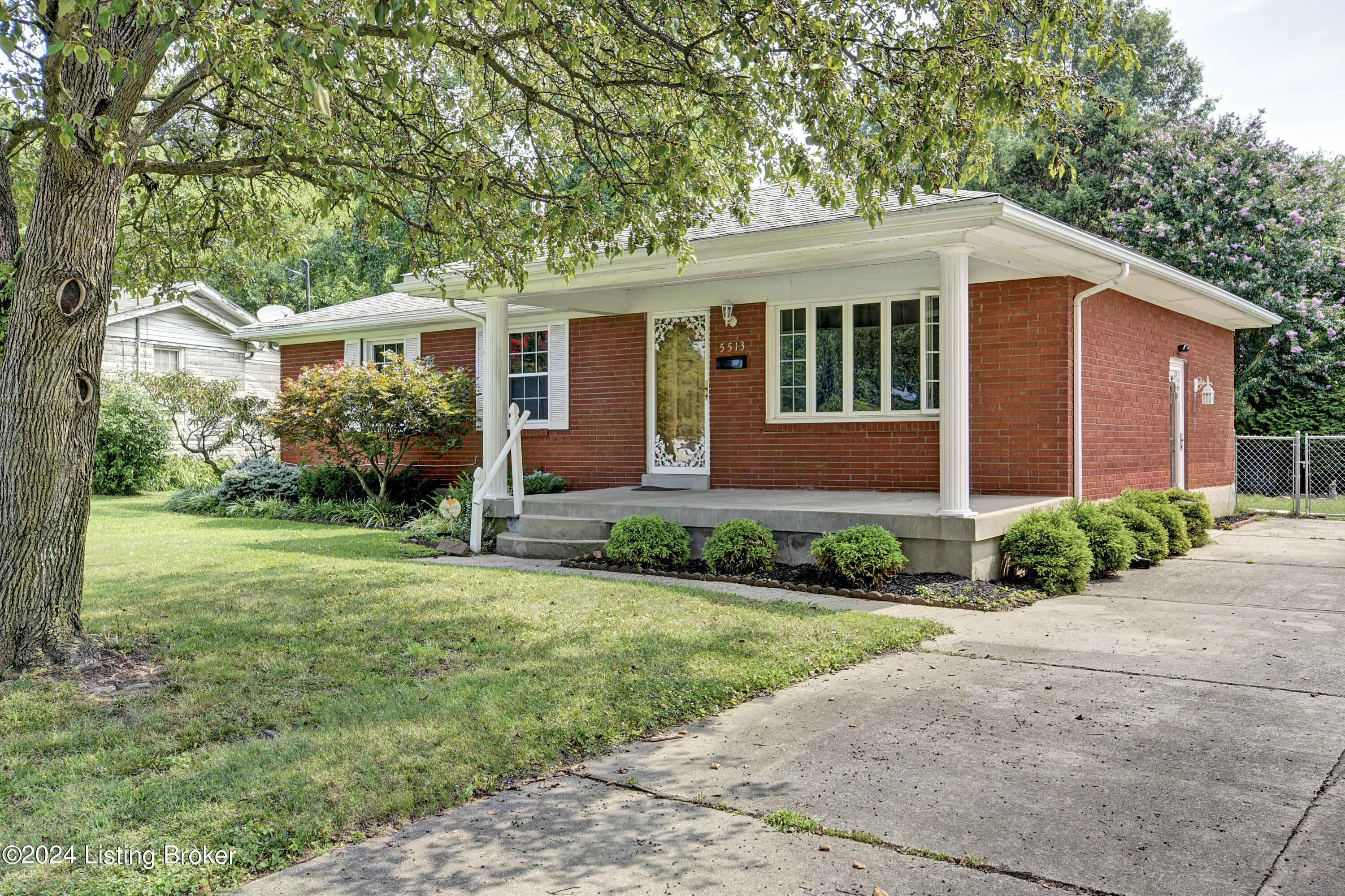 5513 Tamarack Ln