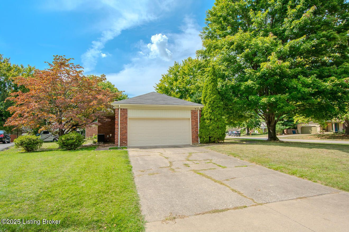 11802 Robindale Rd