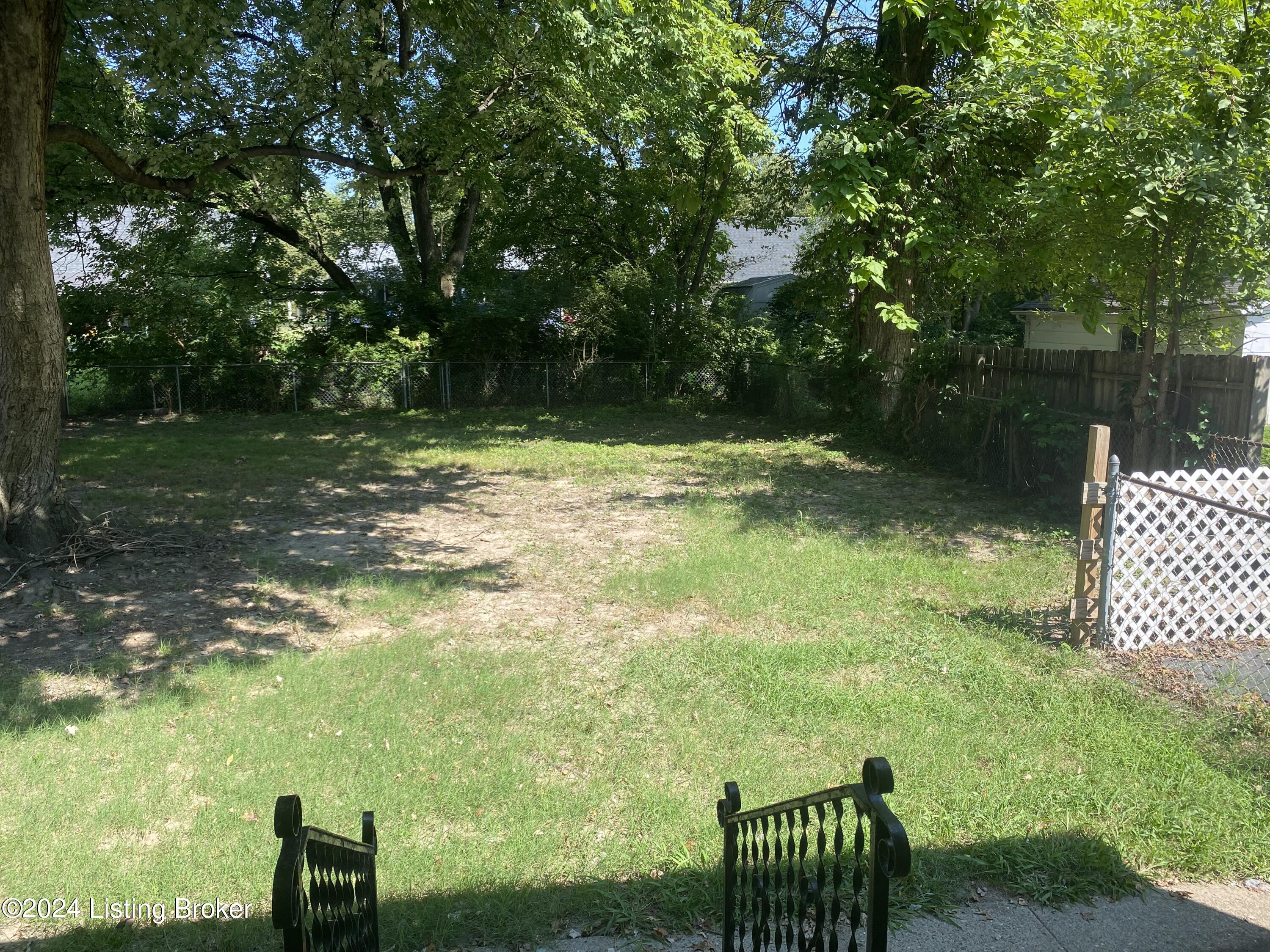 2711 Gardiner Ln