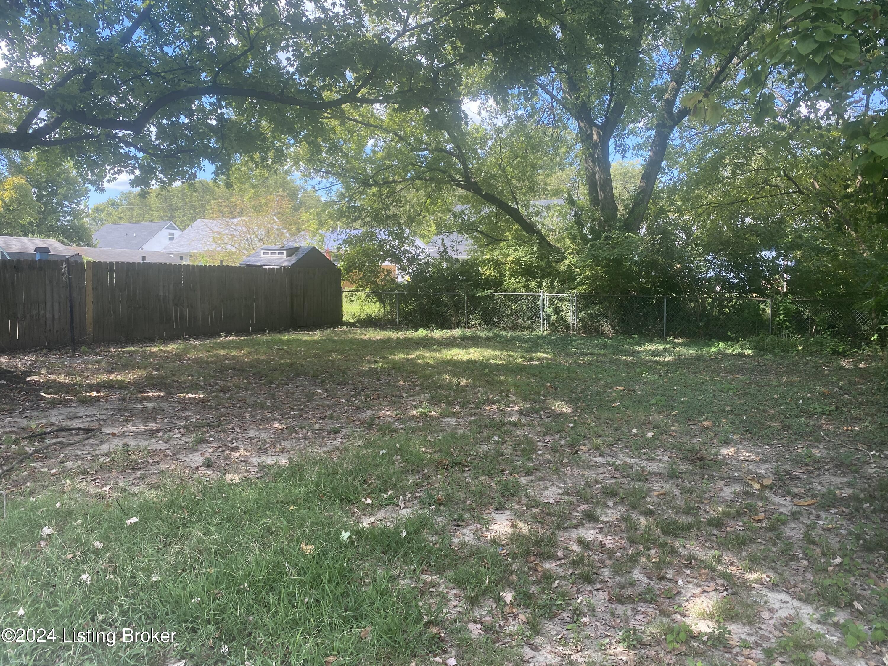 2711 Gardiner Ln