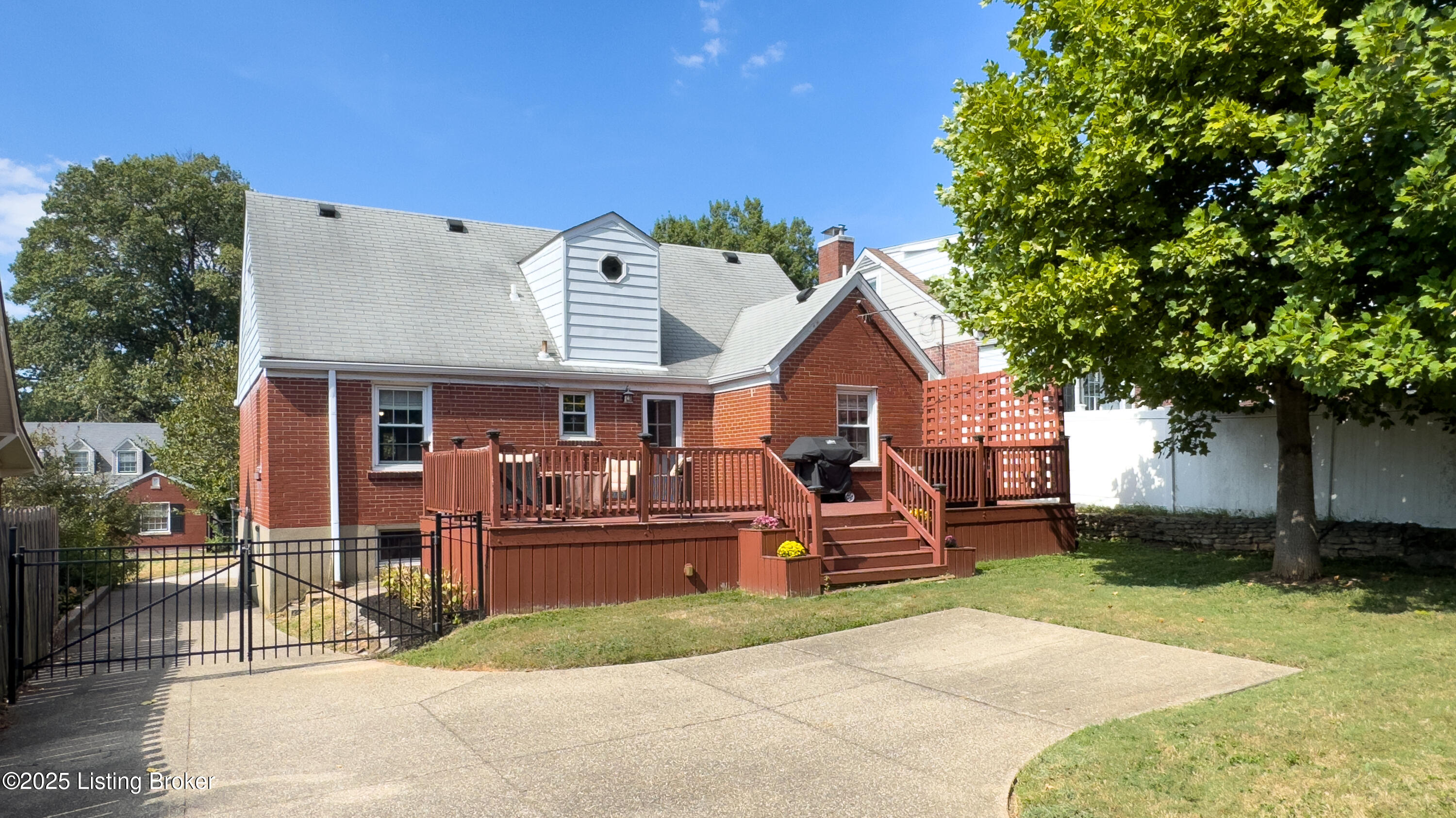 1938 Eastview Ave
