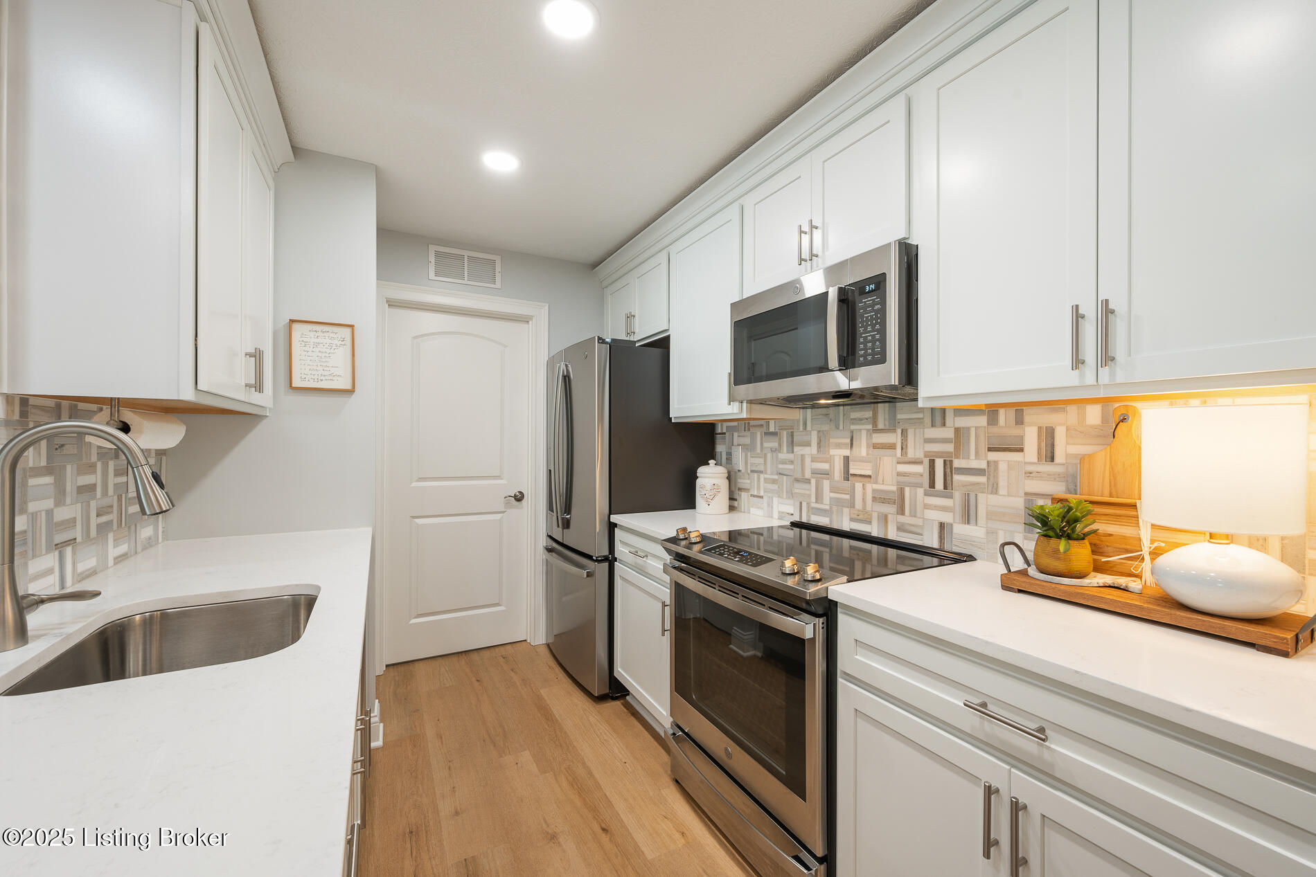 3901 Yardley Ct UNIT 103