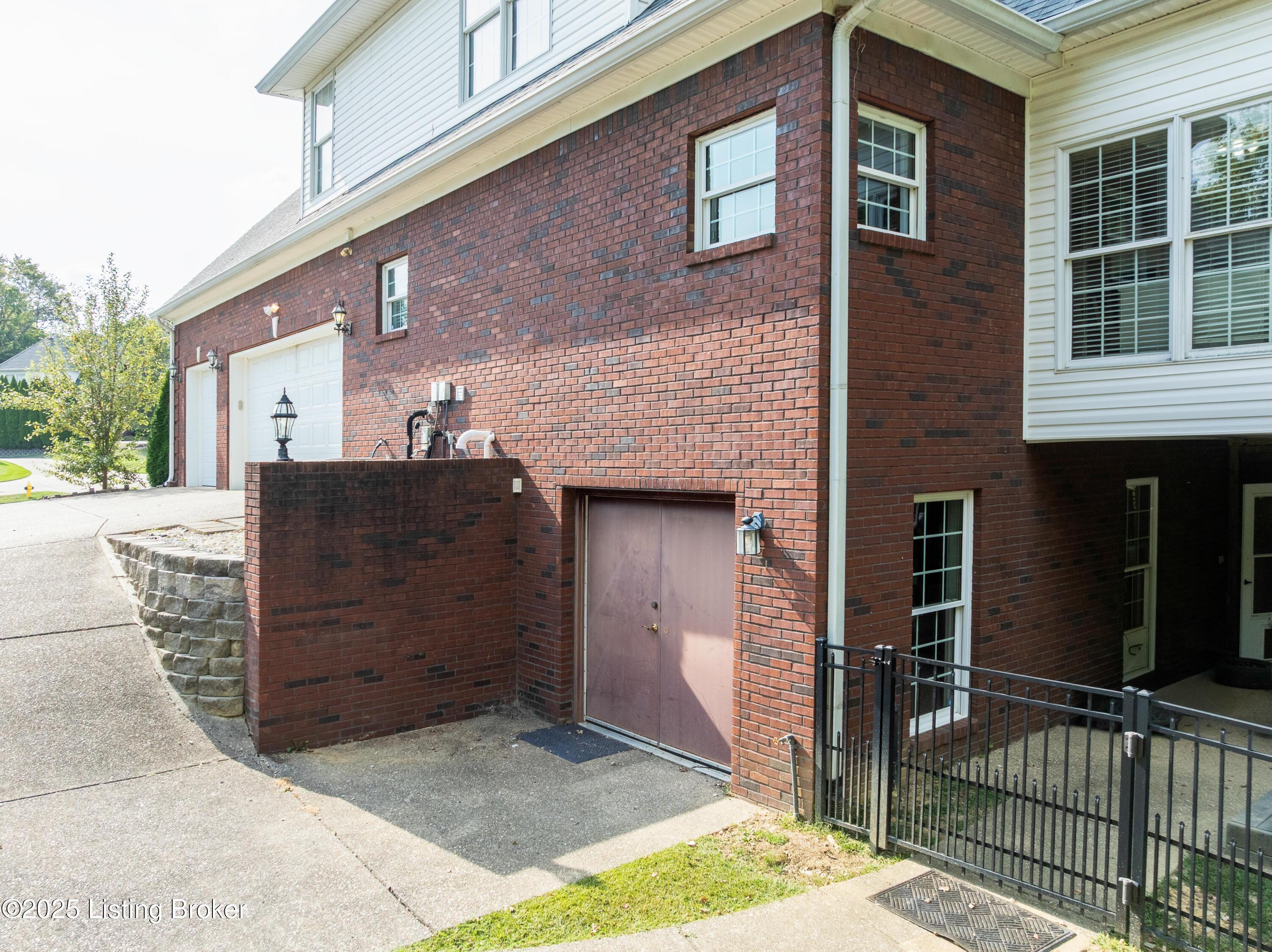 17023 Ashburton Dr