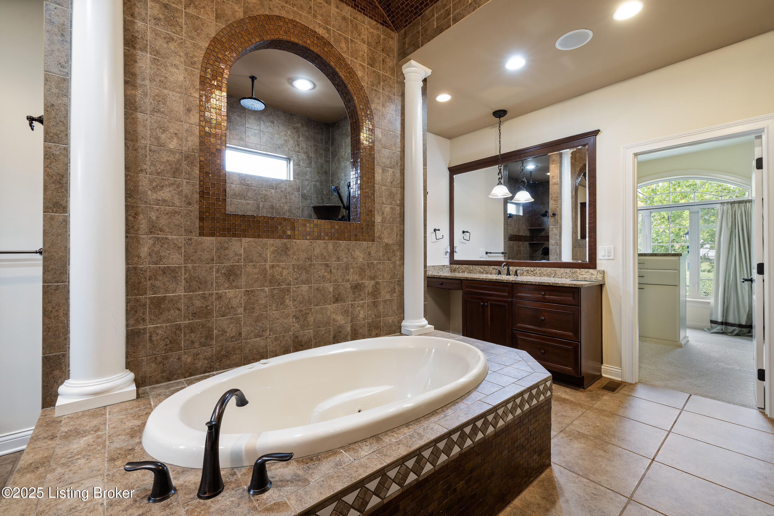 1310 Shakes View Ct