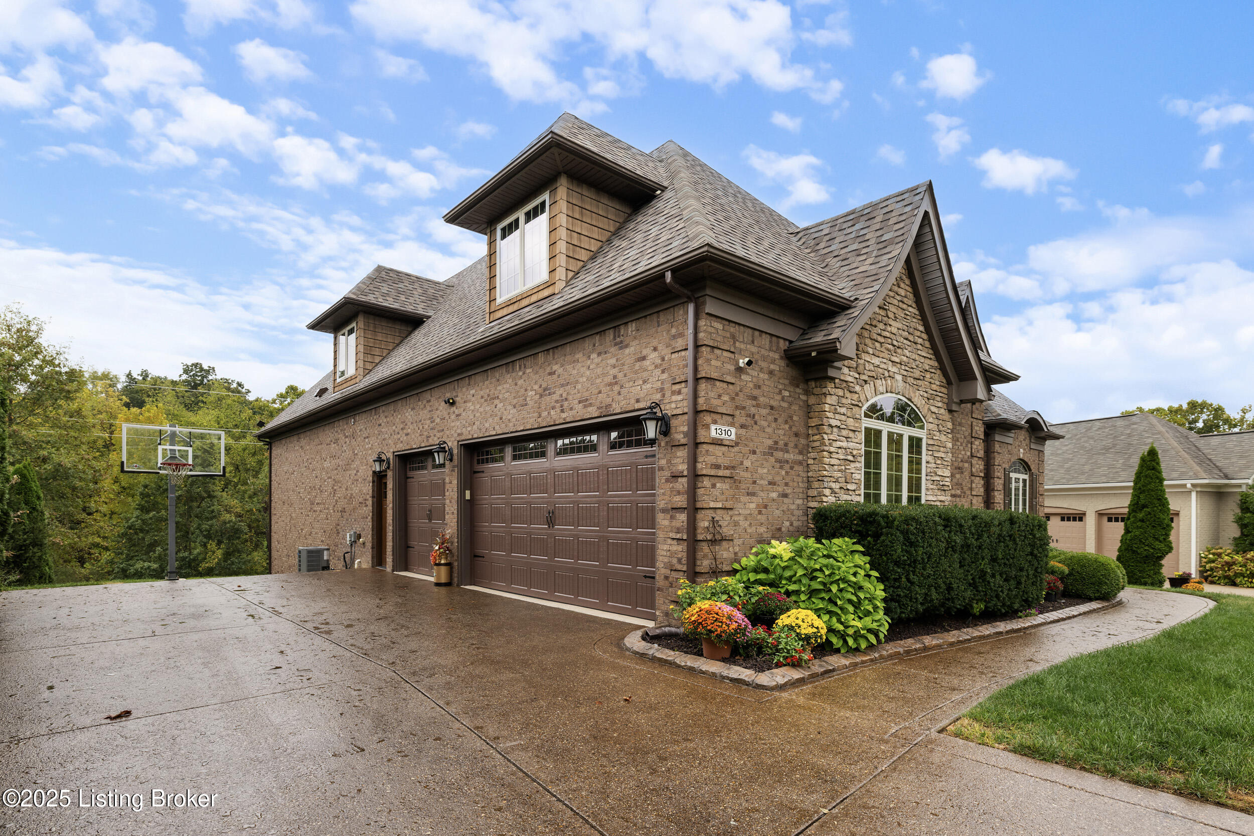 1310 Shakes View Ct