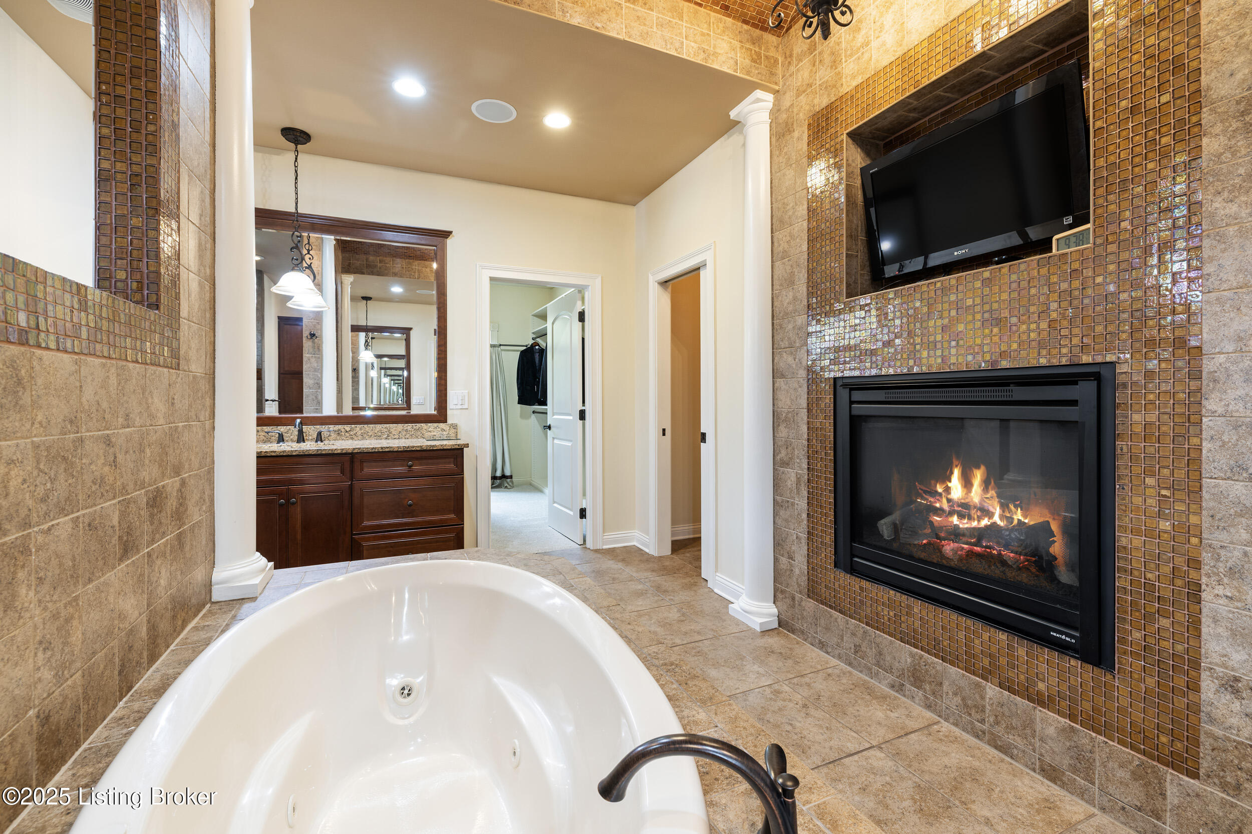 1310 Shakes View Ct