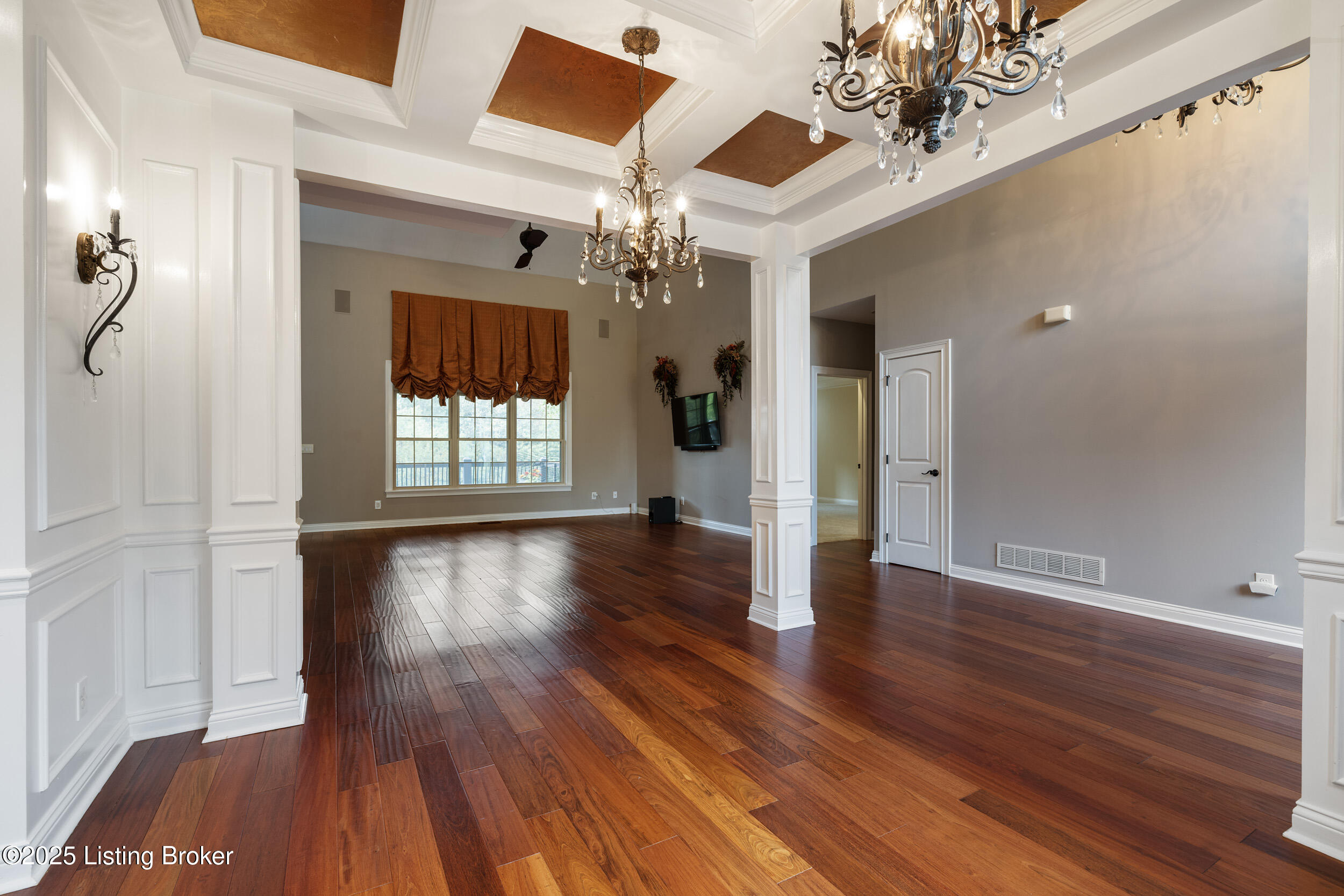 1310 Shakes View Ct