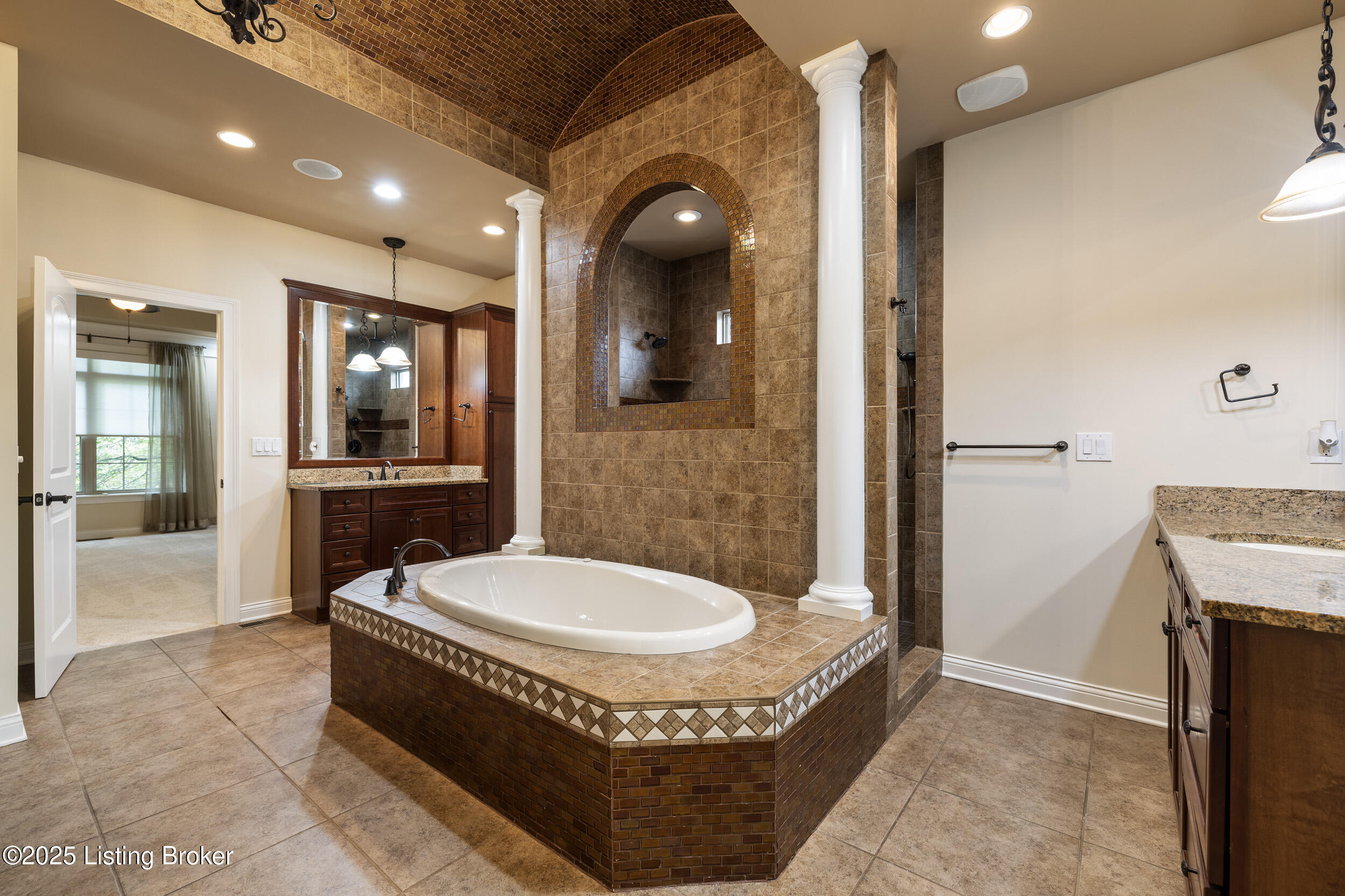 1310 Shakes View Ct