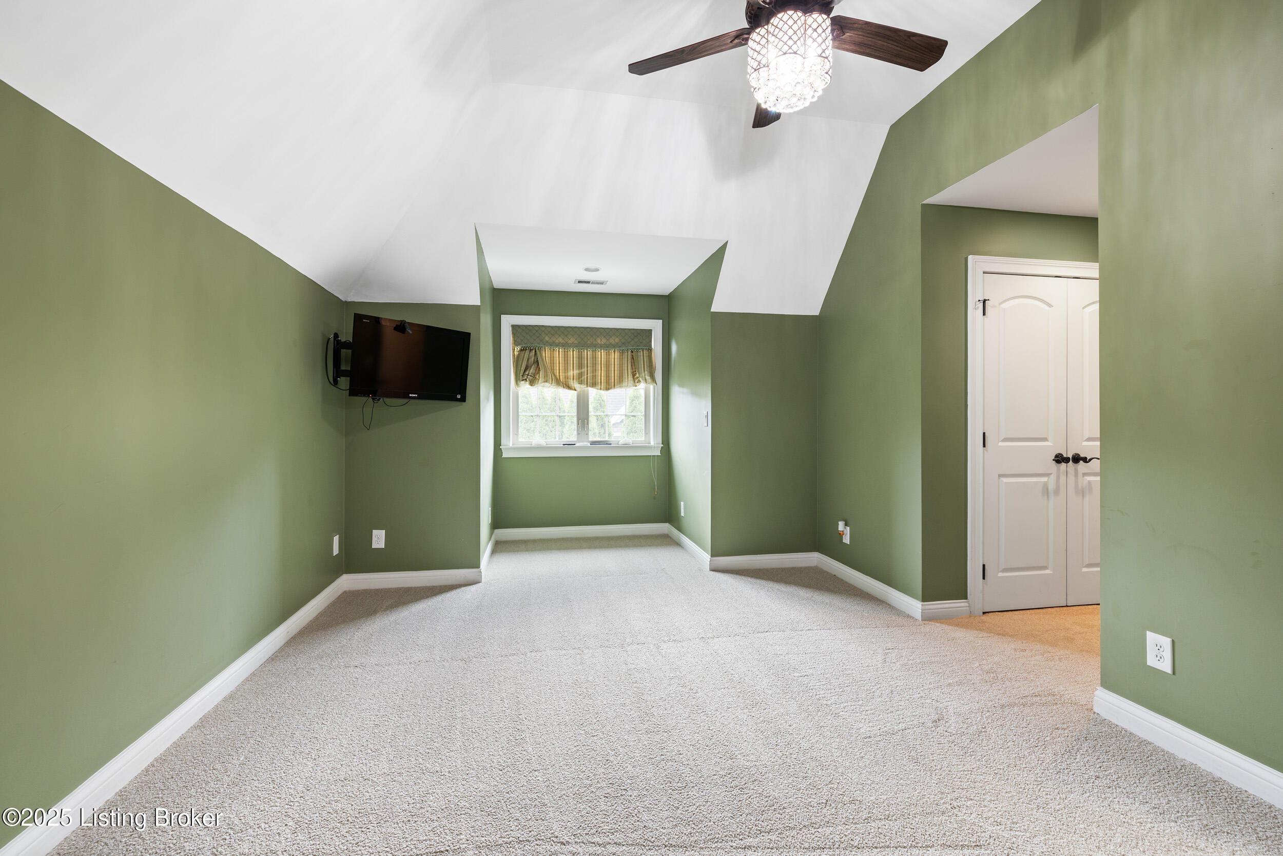 1310 Shakes View Ct