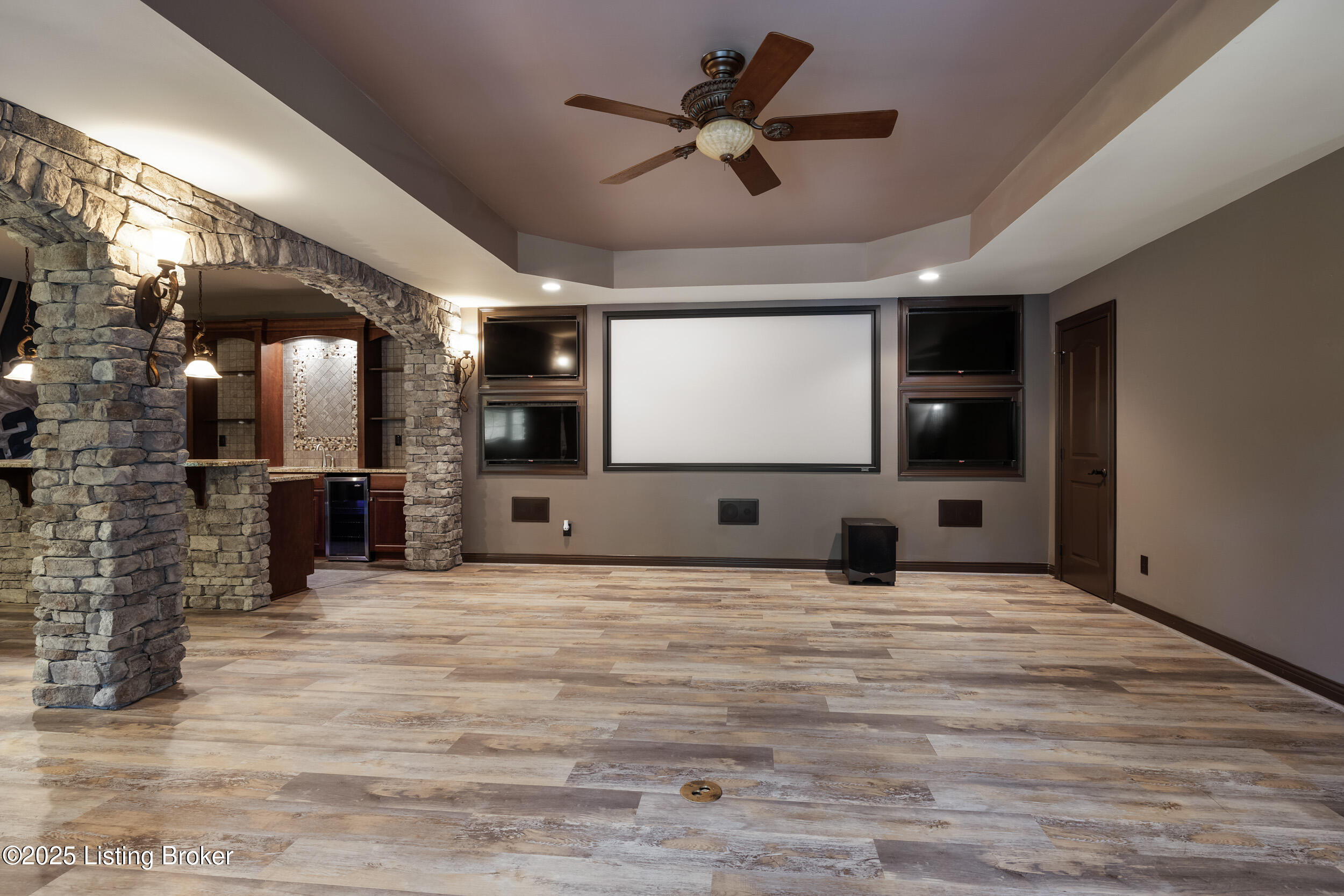 1310 Shakes View Ct