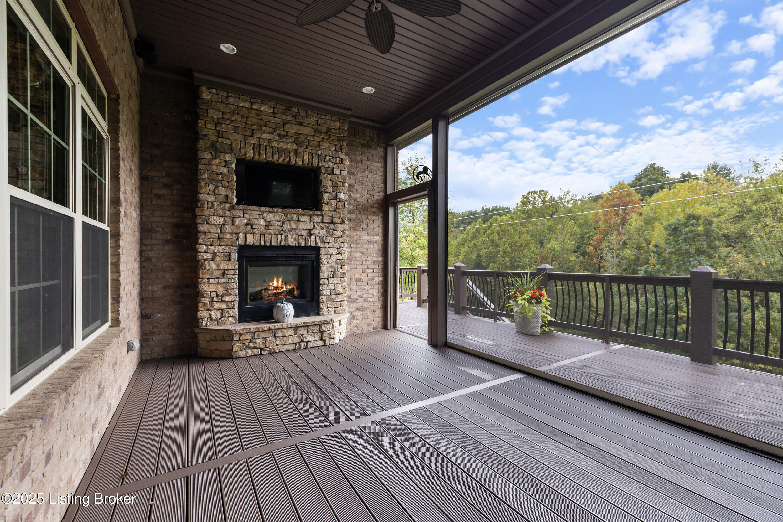 1310 Shakes View Ct