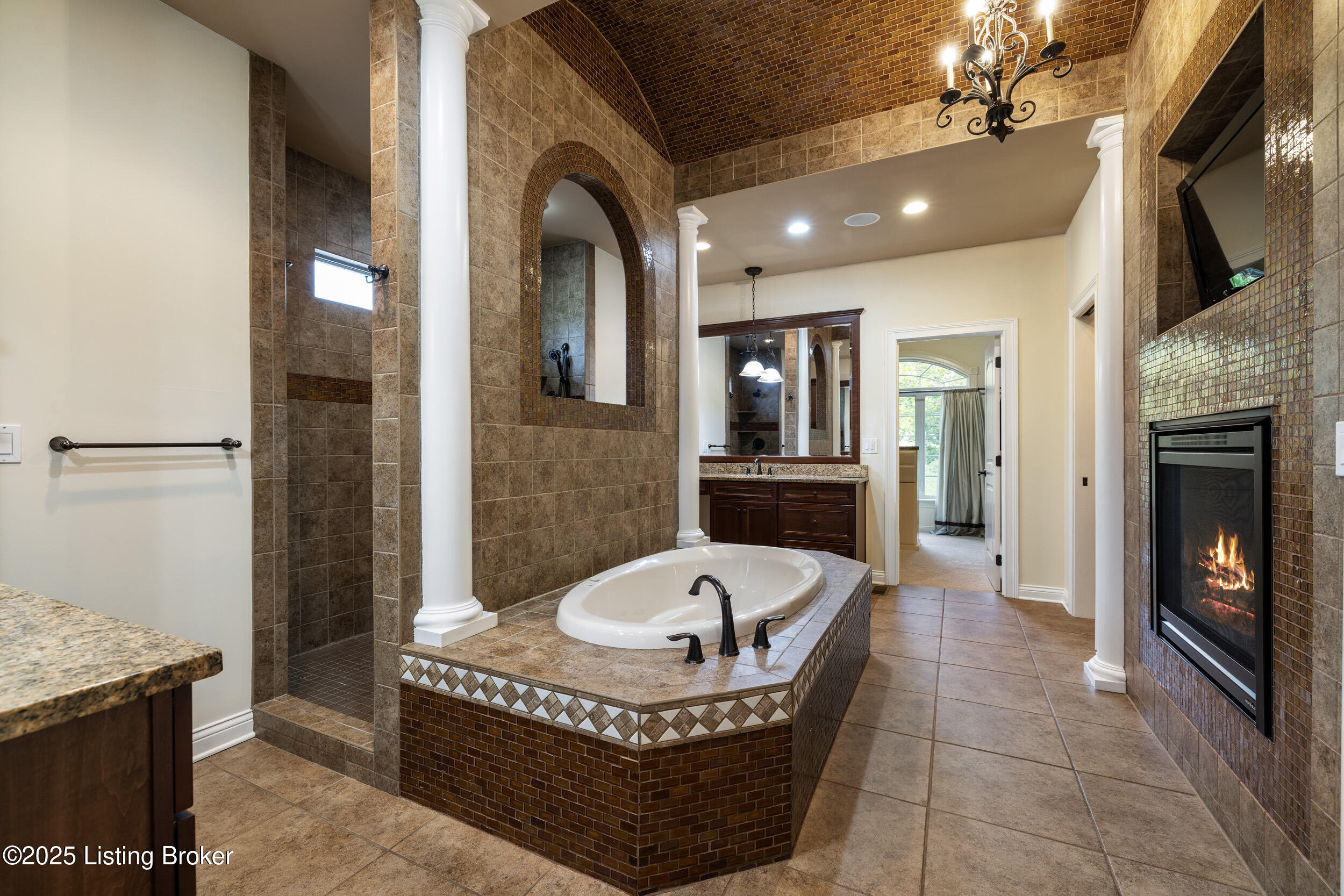 1310 Shakes View Ct