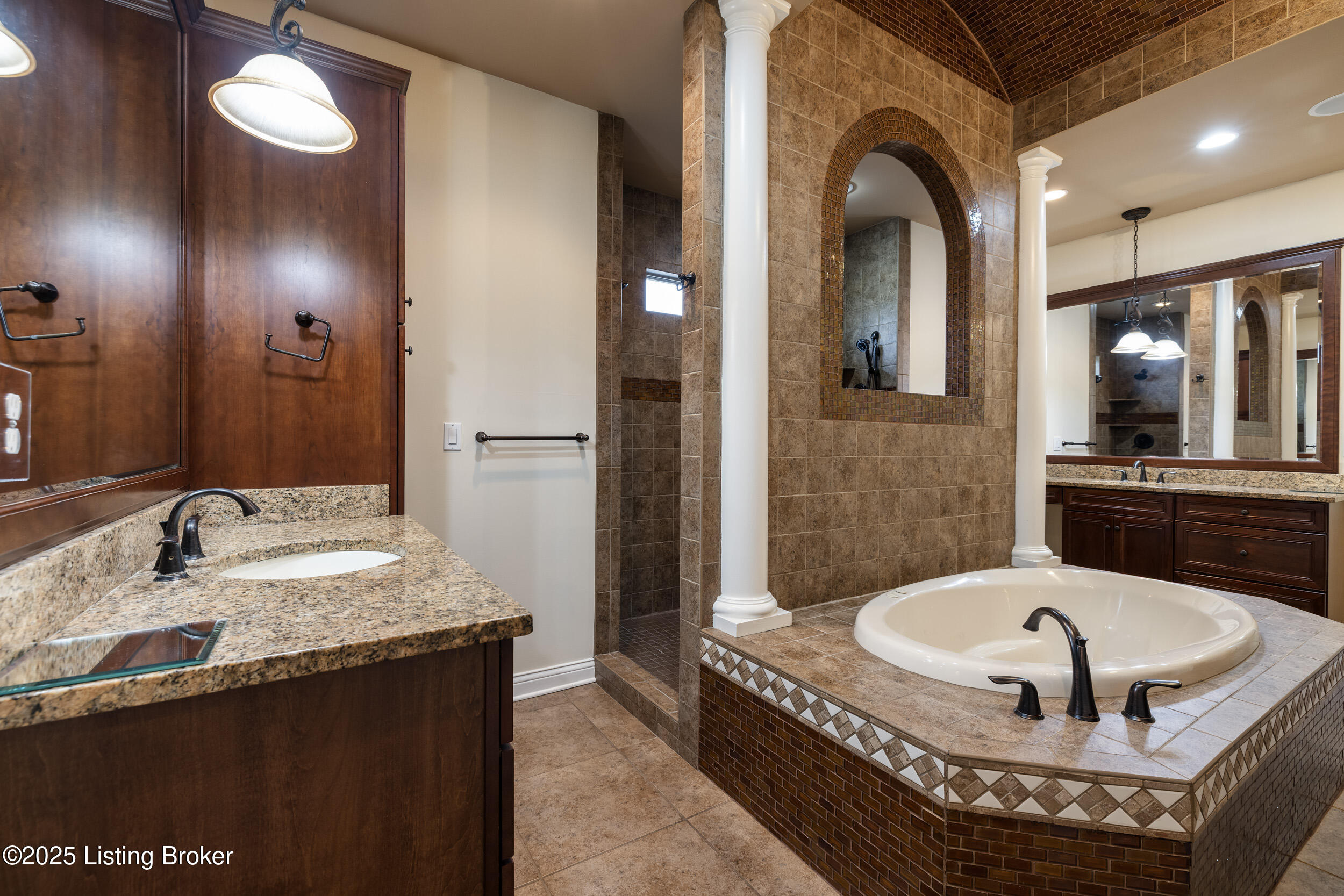 1310 Shakes View Ct