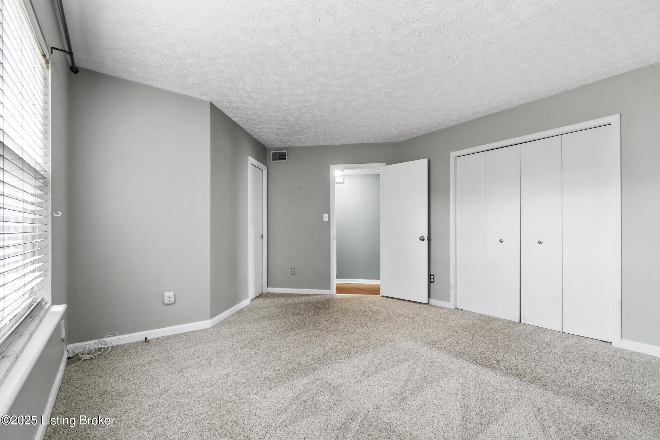 4313 Hickoryview Dr