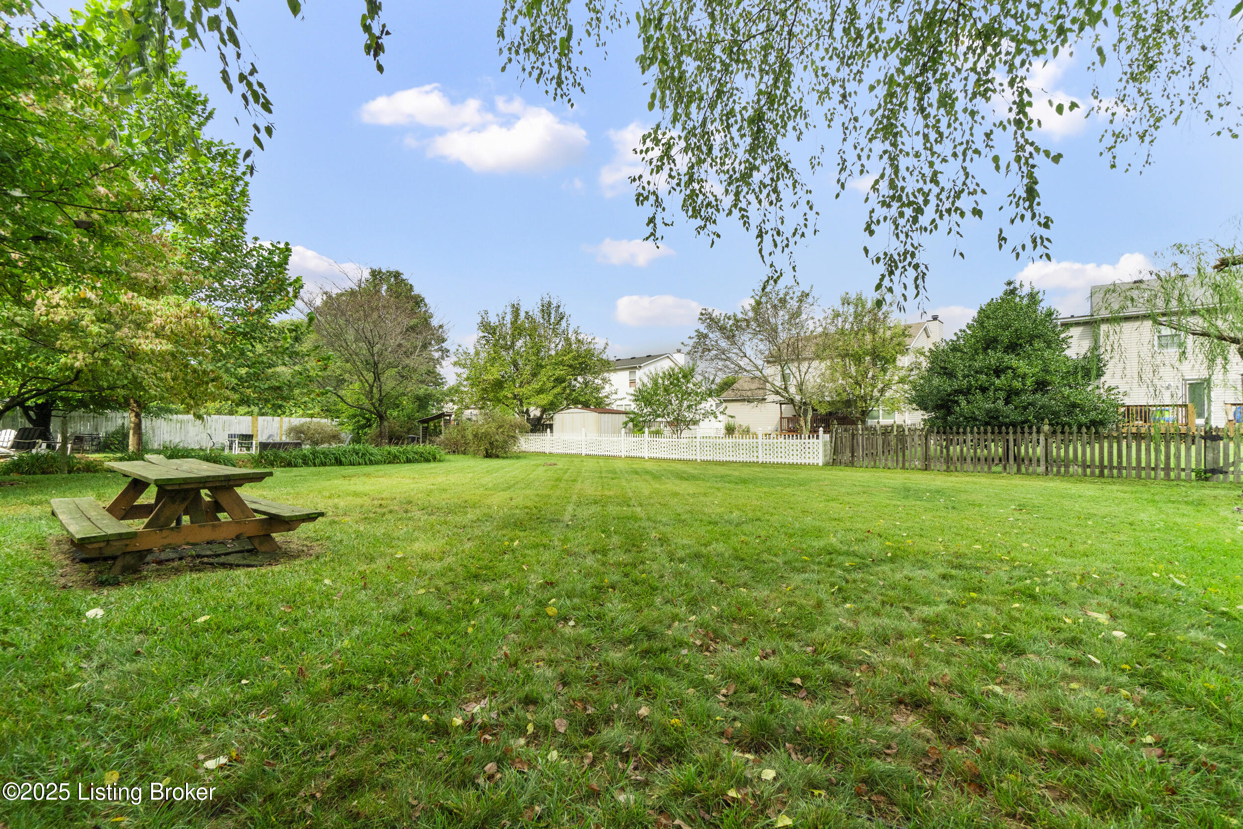 4313 Hickoryview Dr