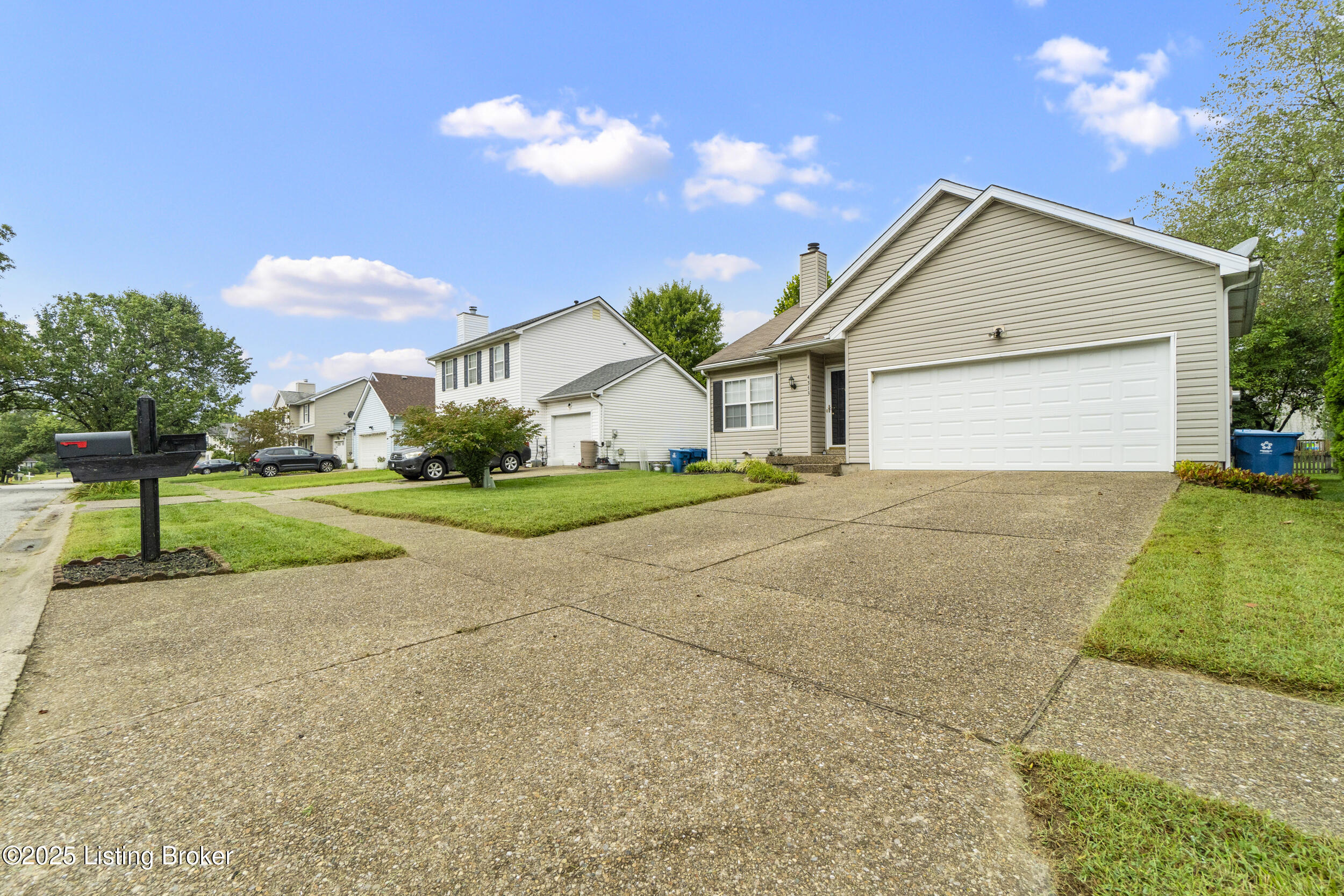 4313 Hickoryview Dr