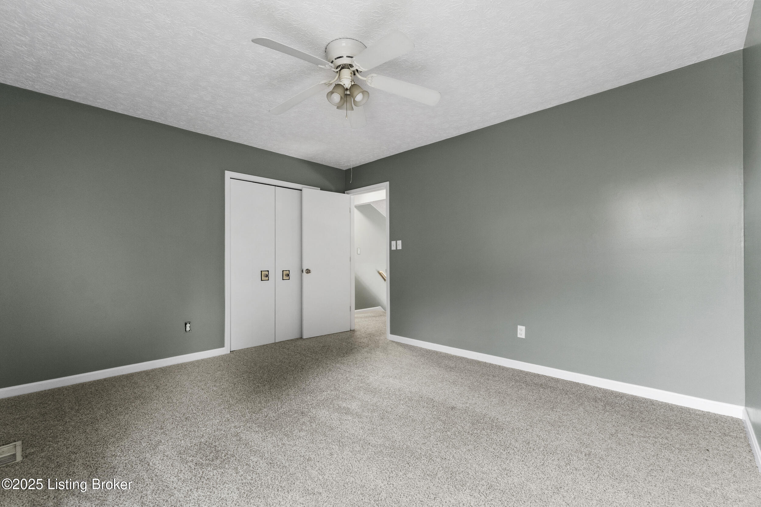 4313 Hickoryview Dr
